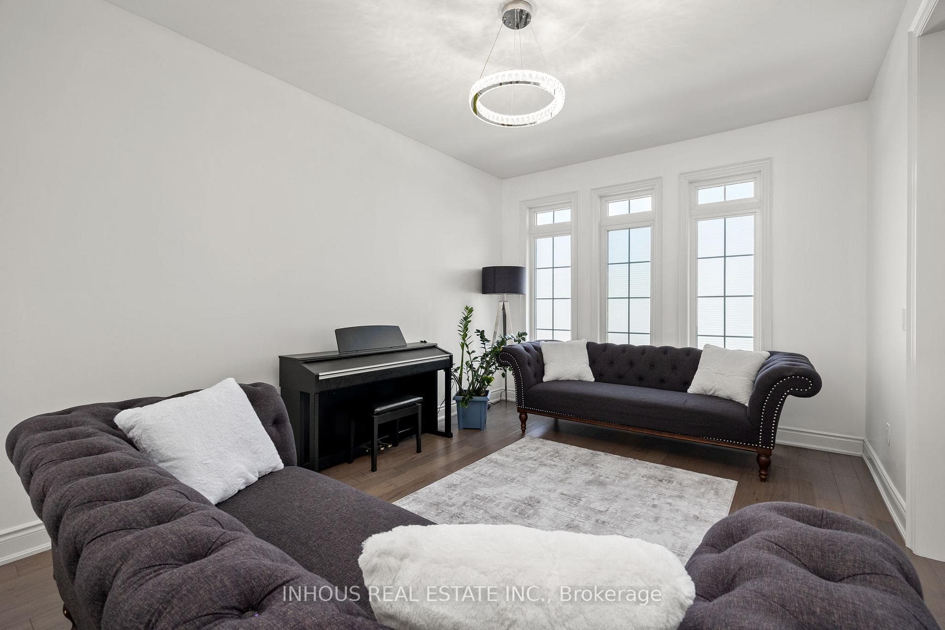 105 Johnson Drive photo 6