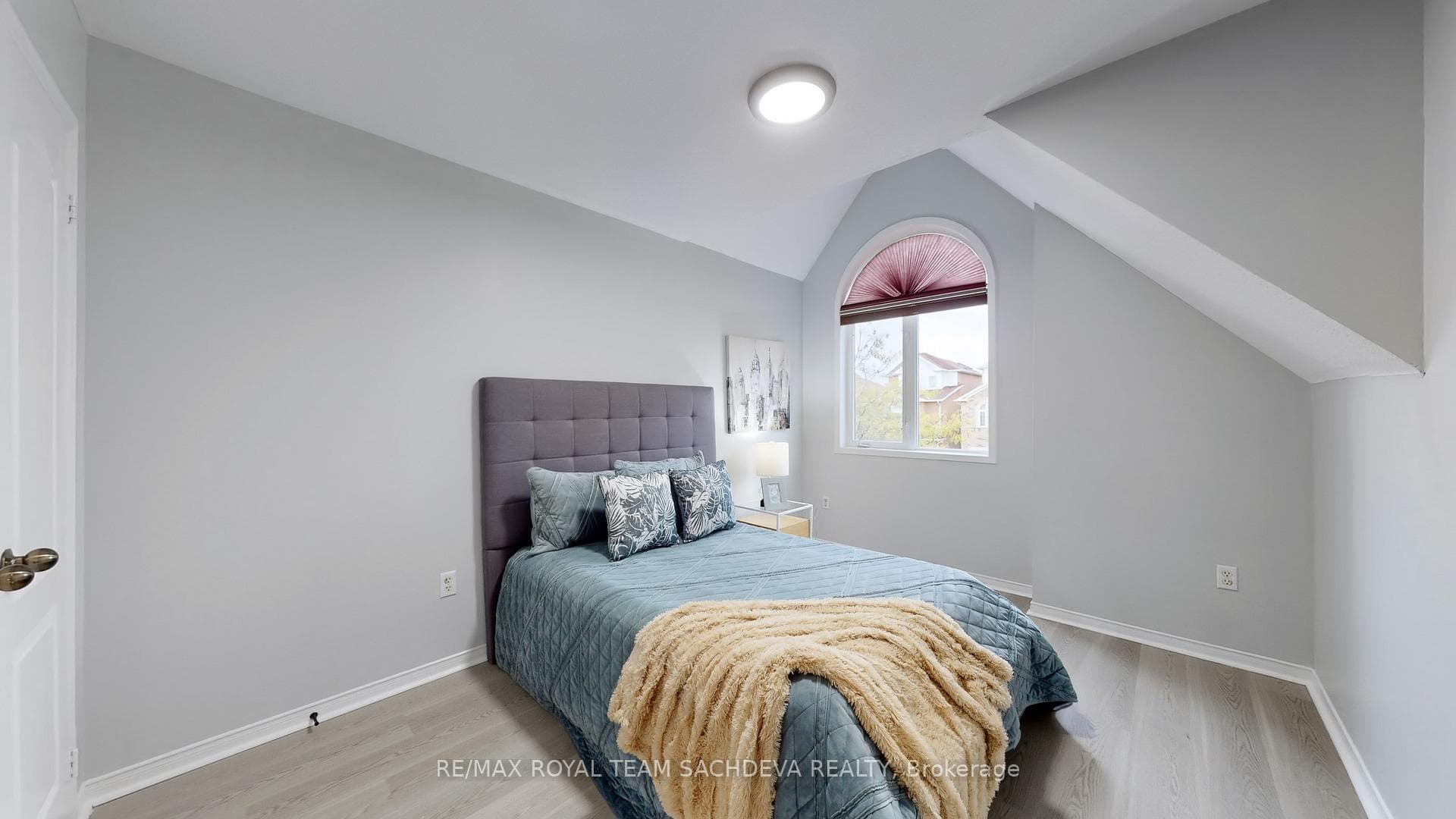 51 Queensway Drive photo 25