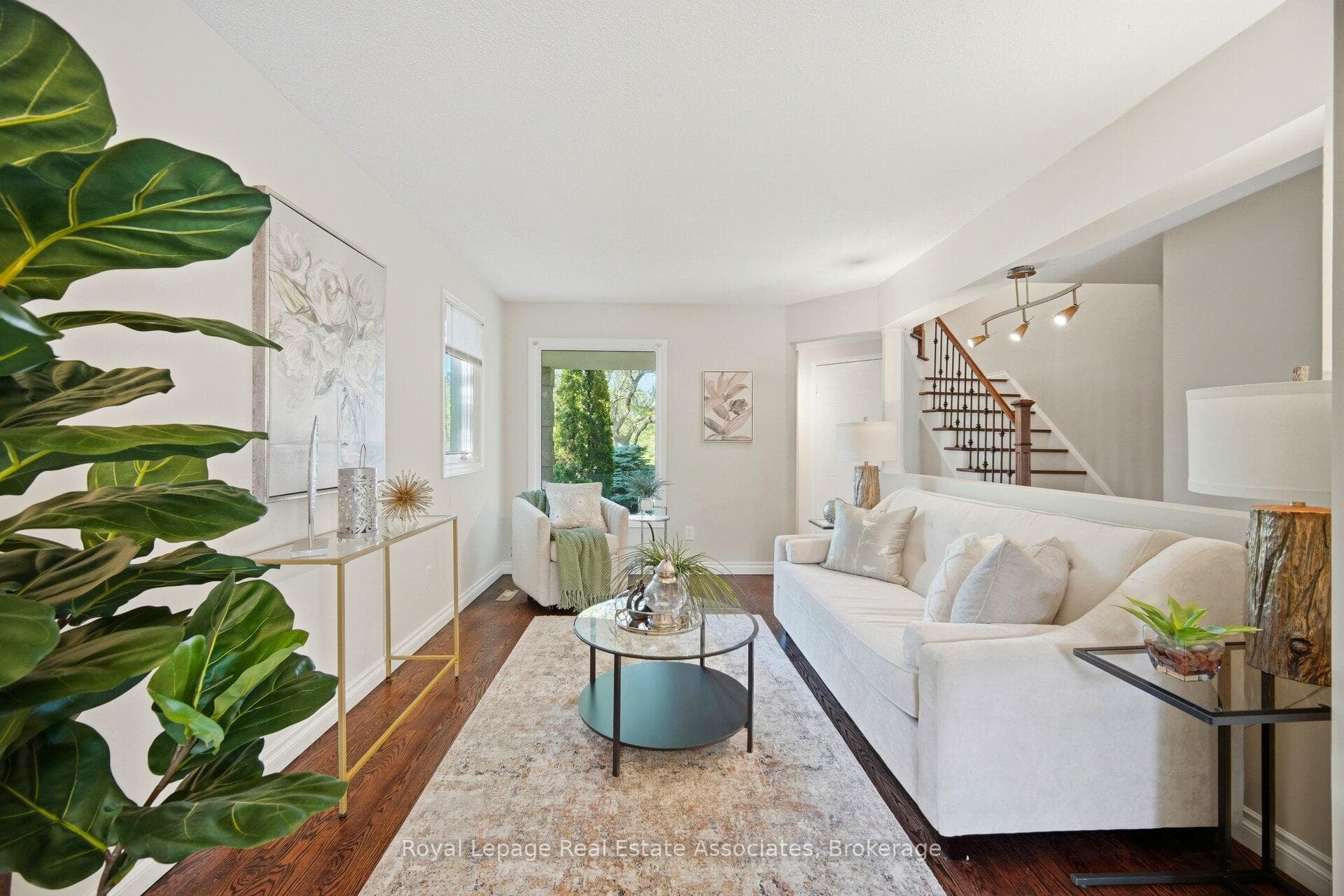 1308 Valerie Crescent photo 7
