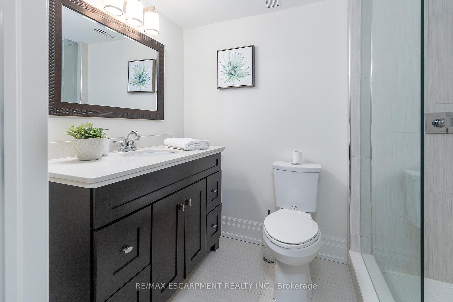 400 Hamilton Drive photo 26