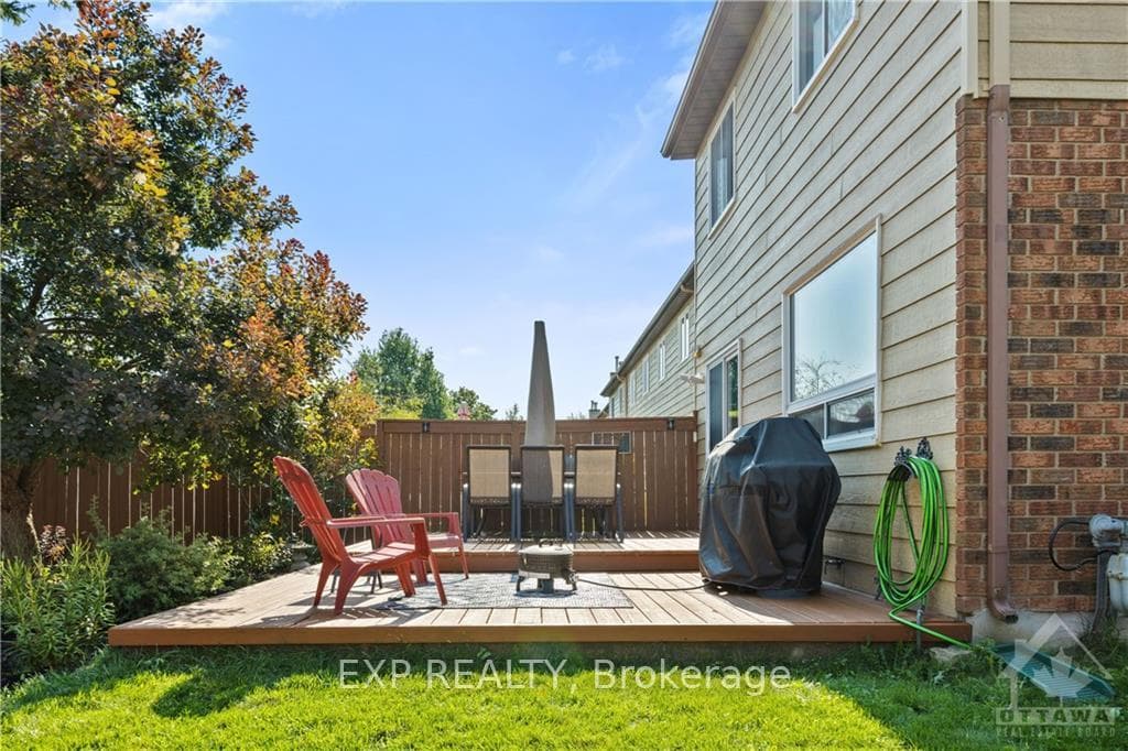 98 WATERTON Crescent photo 28