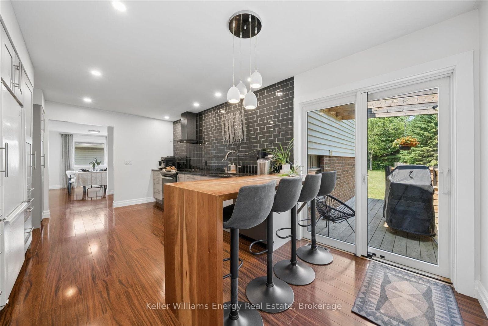 8280 Albert Court photo 15