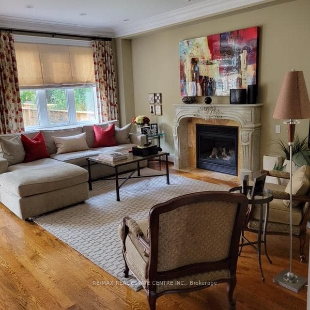 539 Douglas Avenue photo 6