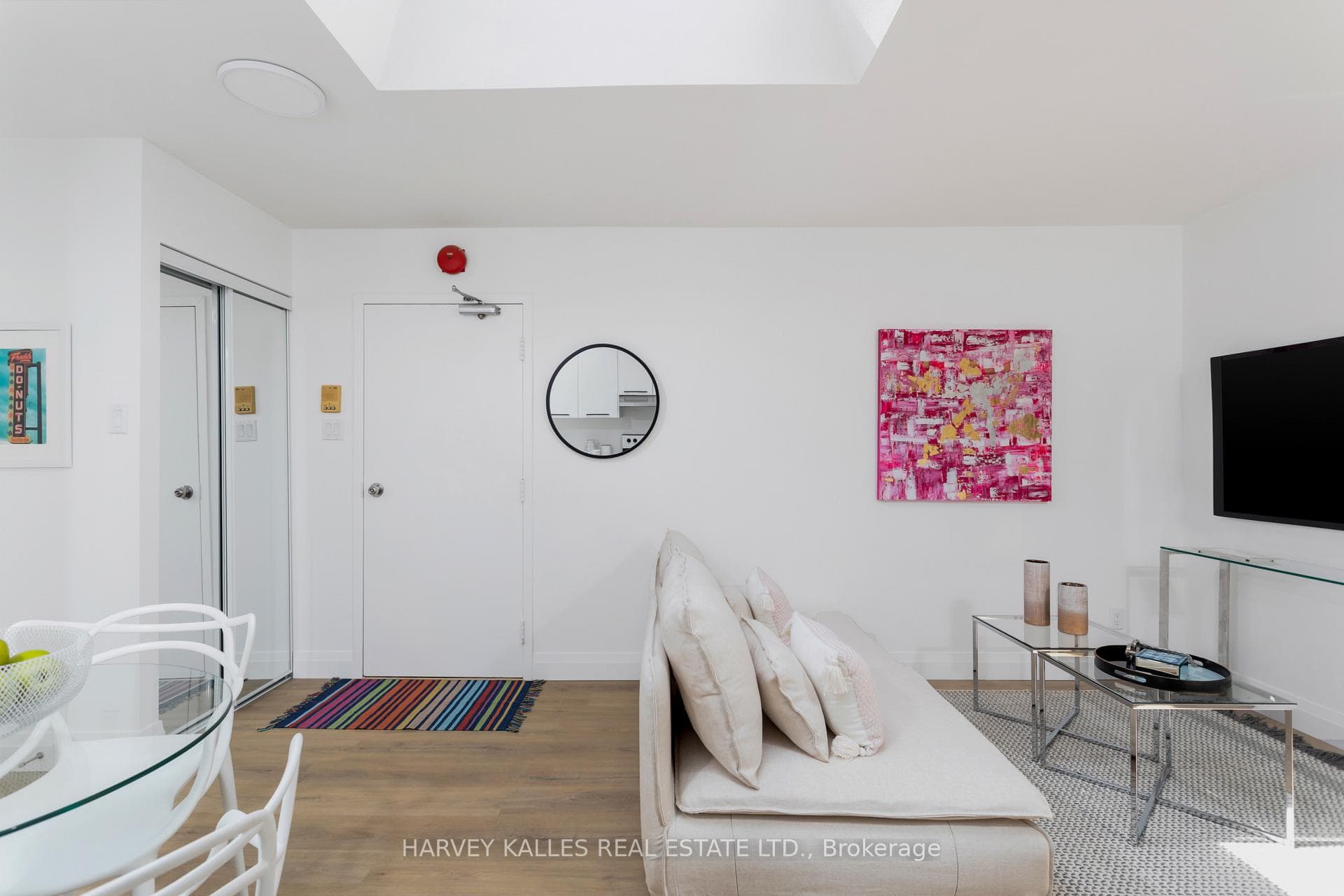 1106 Dundas Street Unit #2 FL3 photo 21
