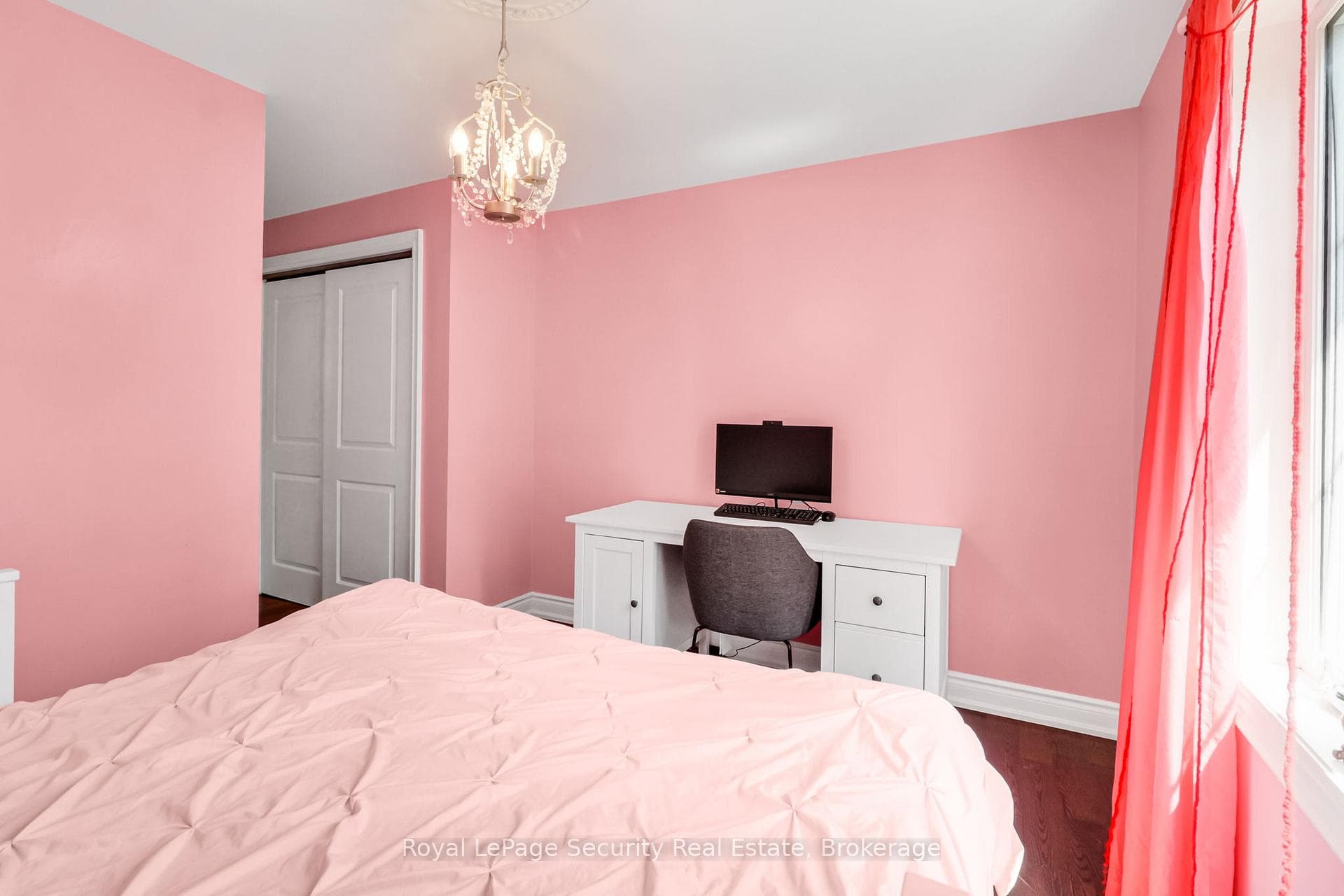 5976 Tenth Line photo 20