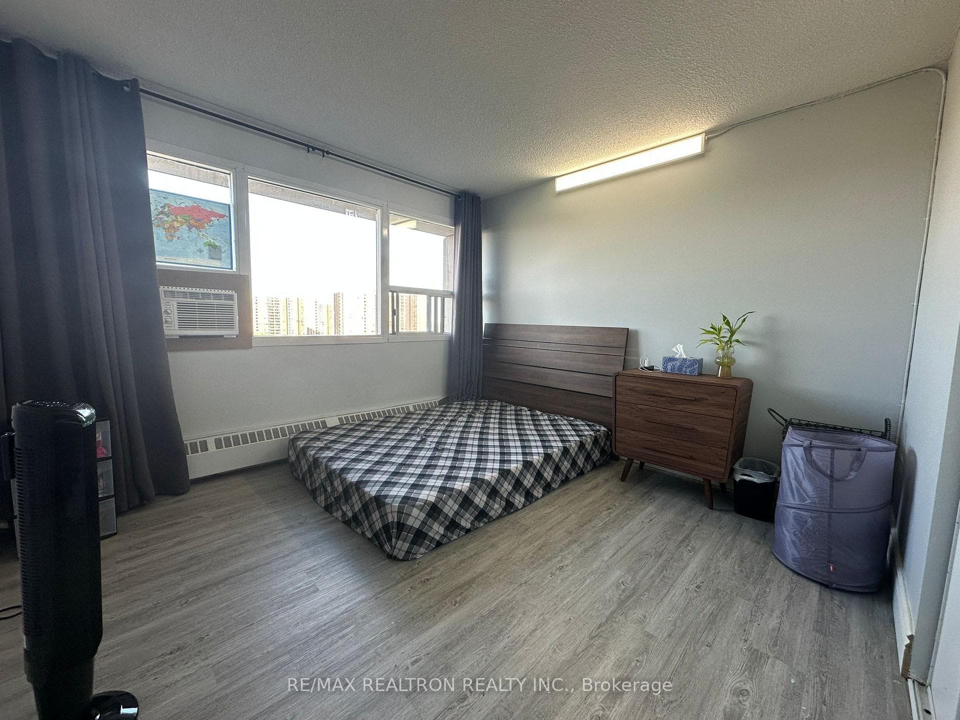 100 Leeward Glenway Unit 1401 photo 11