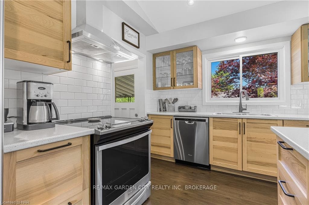 143 LOCKHART Drive photo 11