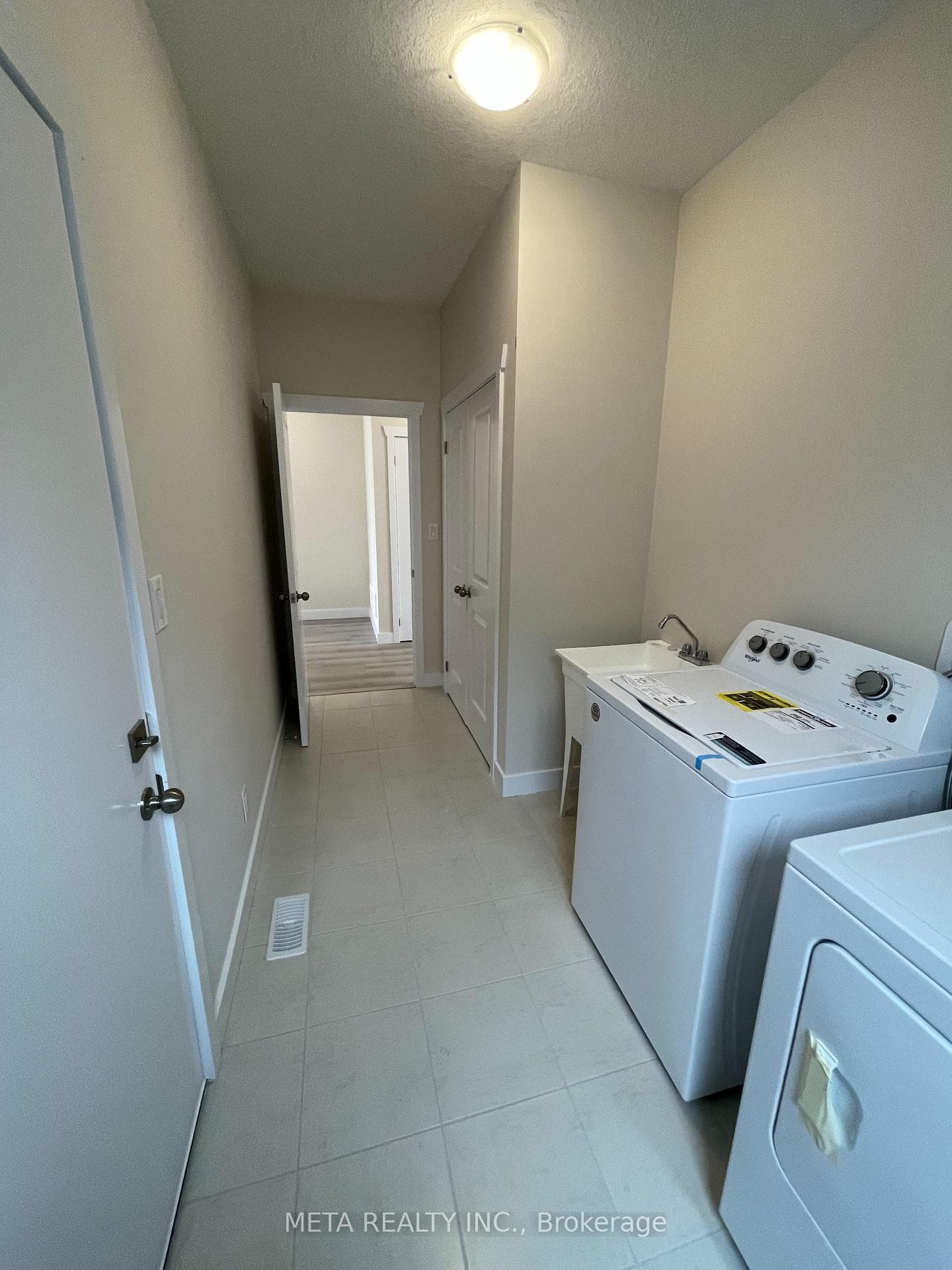 23 Drysdale Drive photo 6
