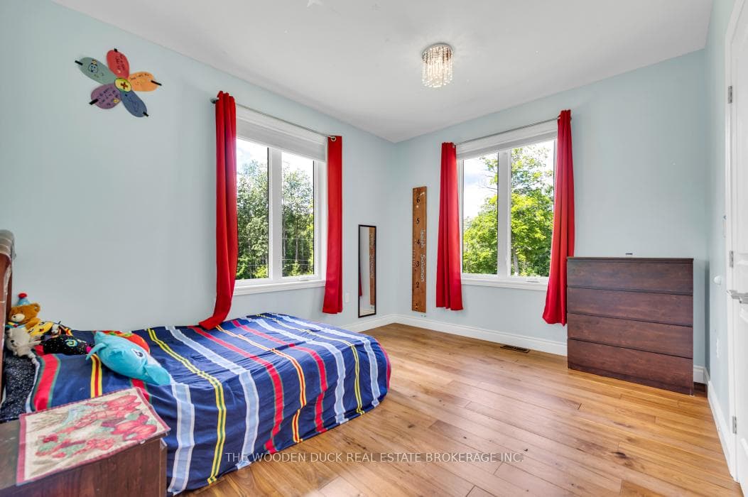 421 Douglas Road photo 16