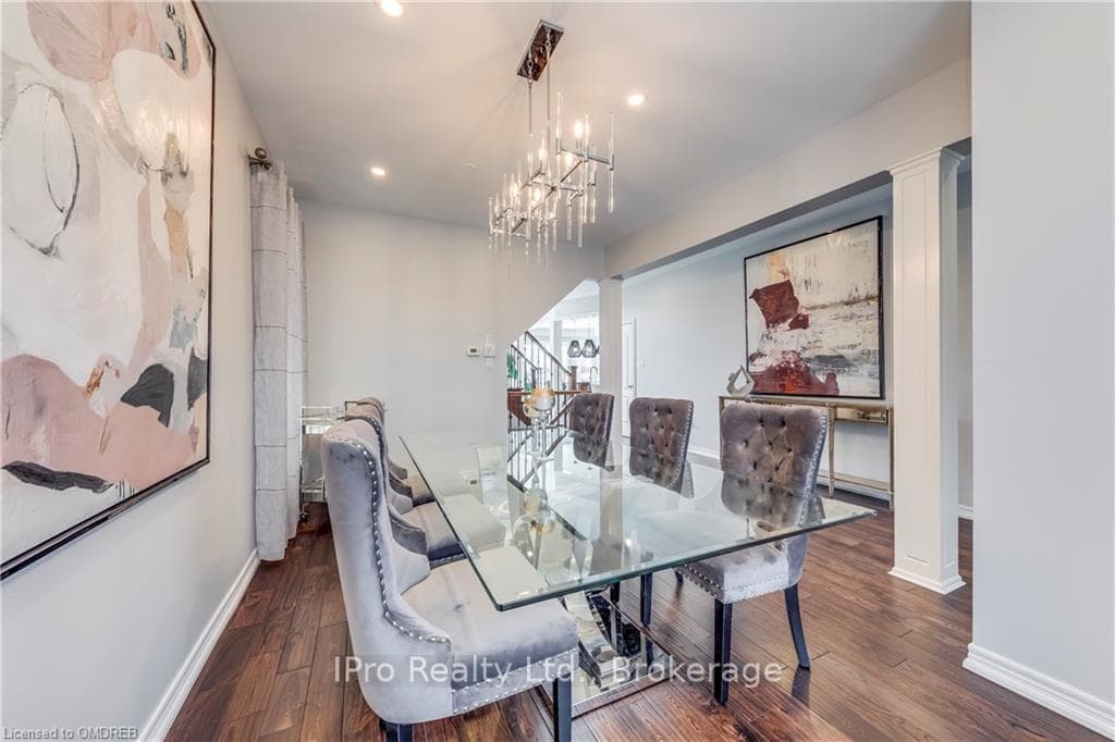 606 NAIRN Circle photo 4