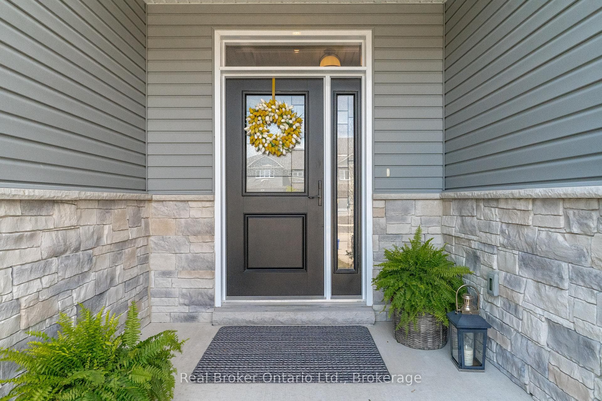 103 Stephenson Way photo 3