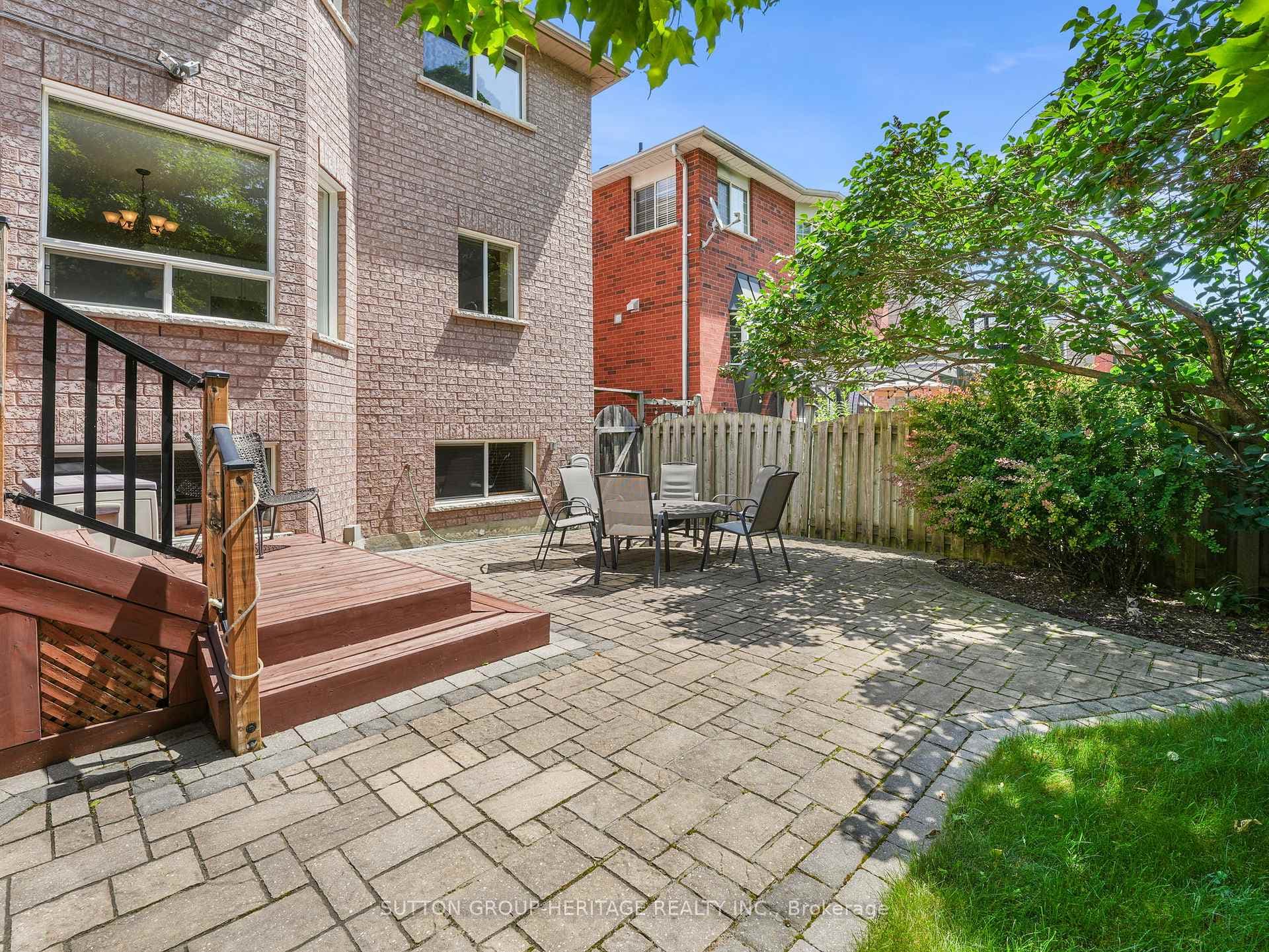 51 Annie Crescent photo 38