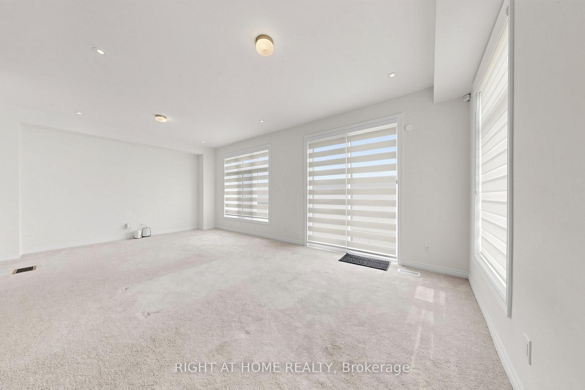 2046 Cameron Lott Crescent photo 14