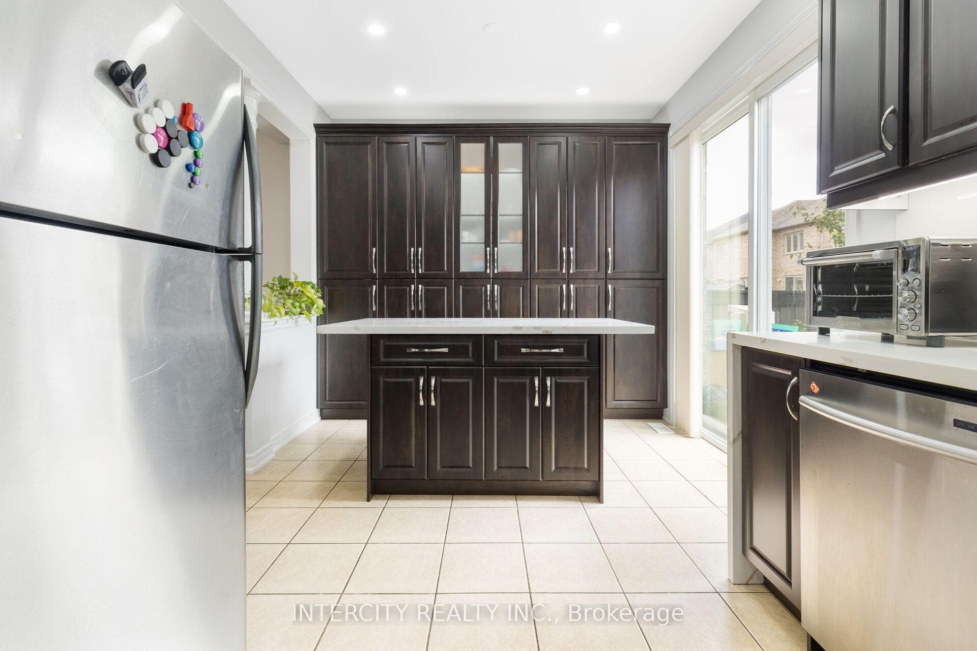 20 Vanderpool Crescent photo 17