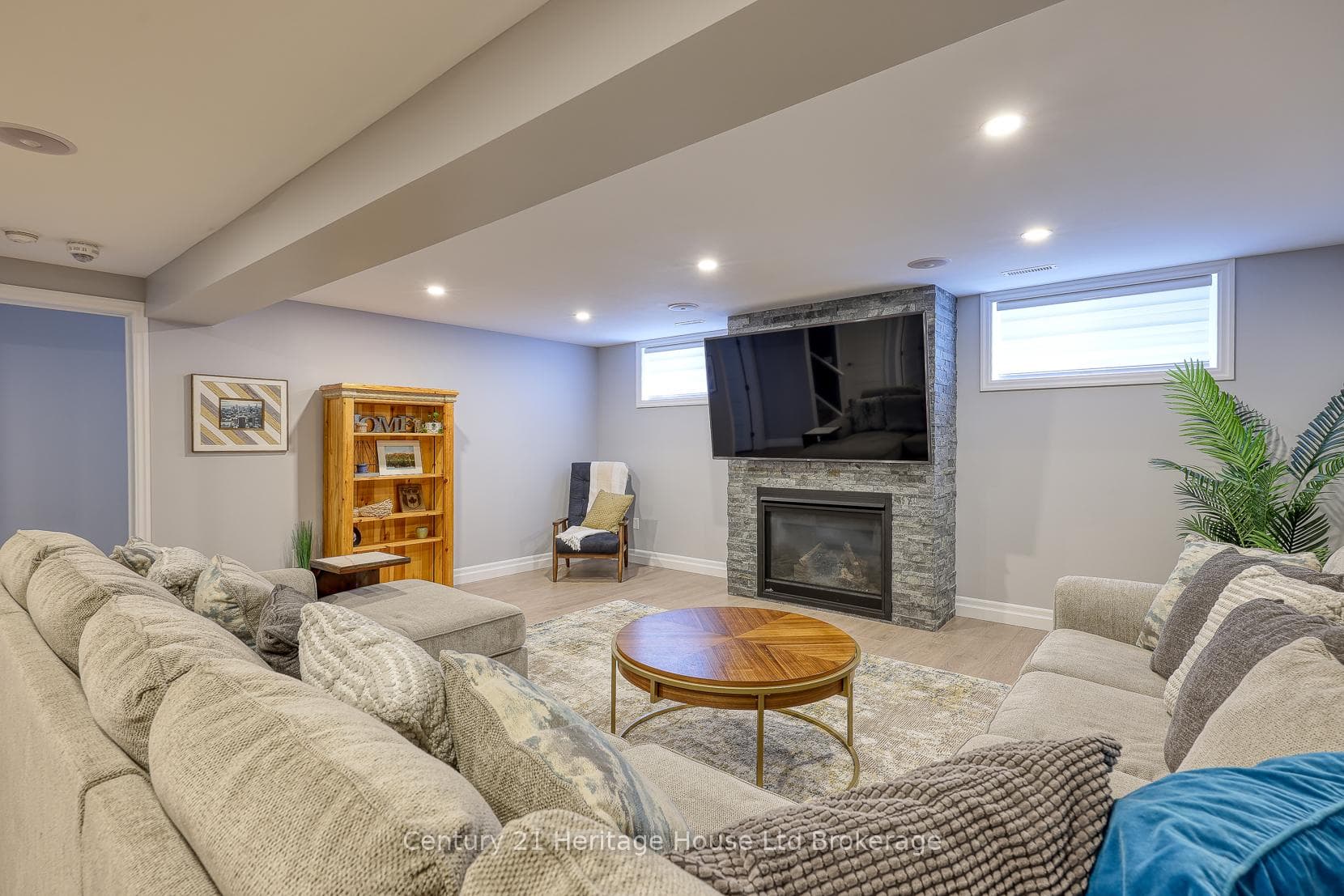 89 Walker Road photo 32