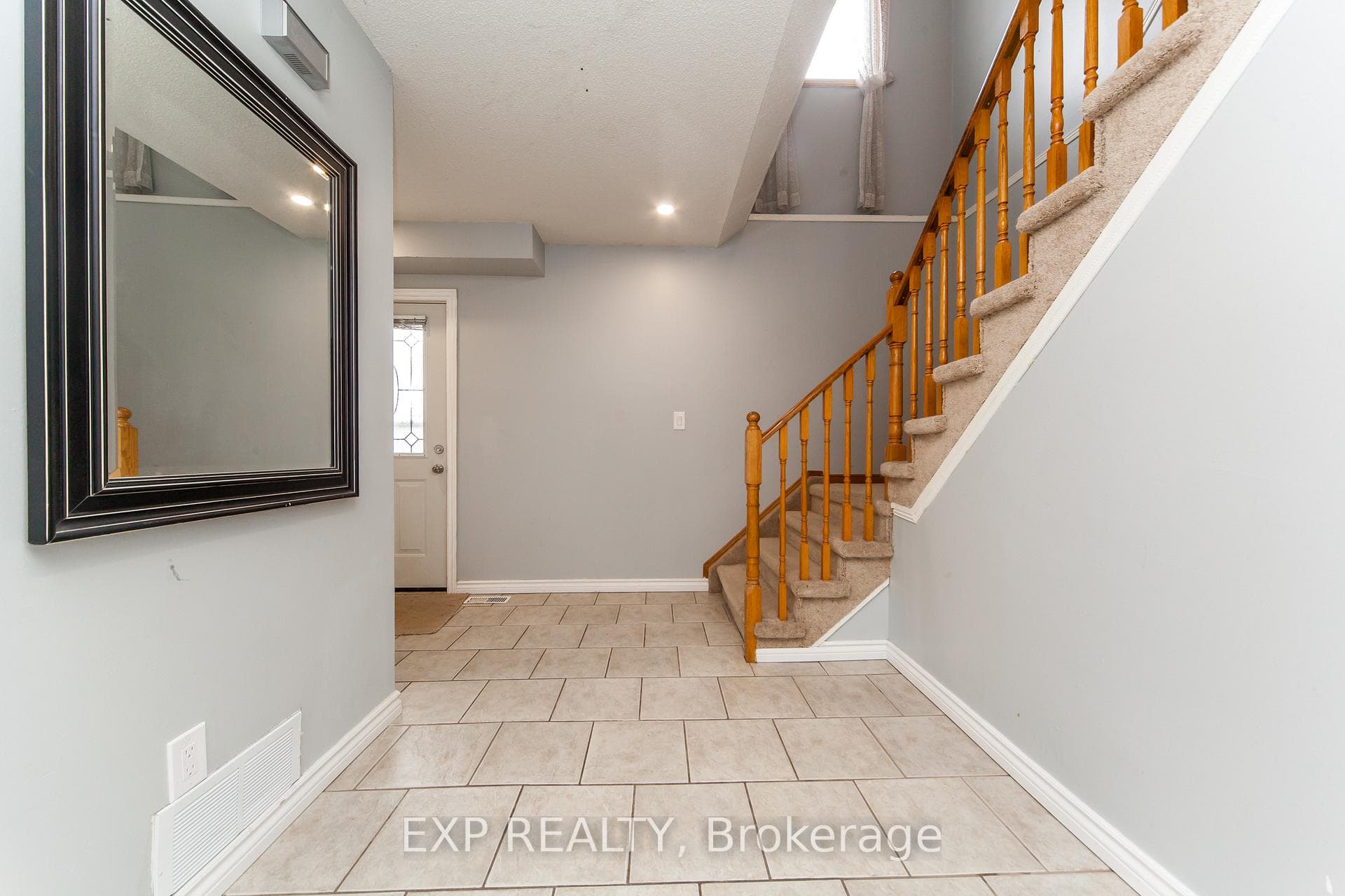 1447 Fleming Court photo 2