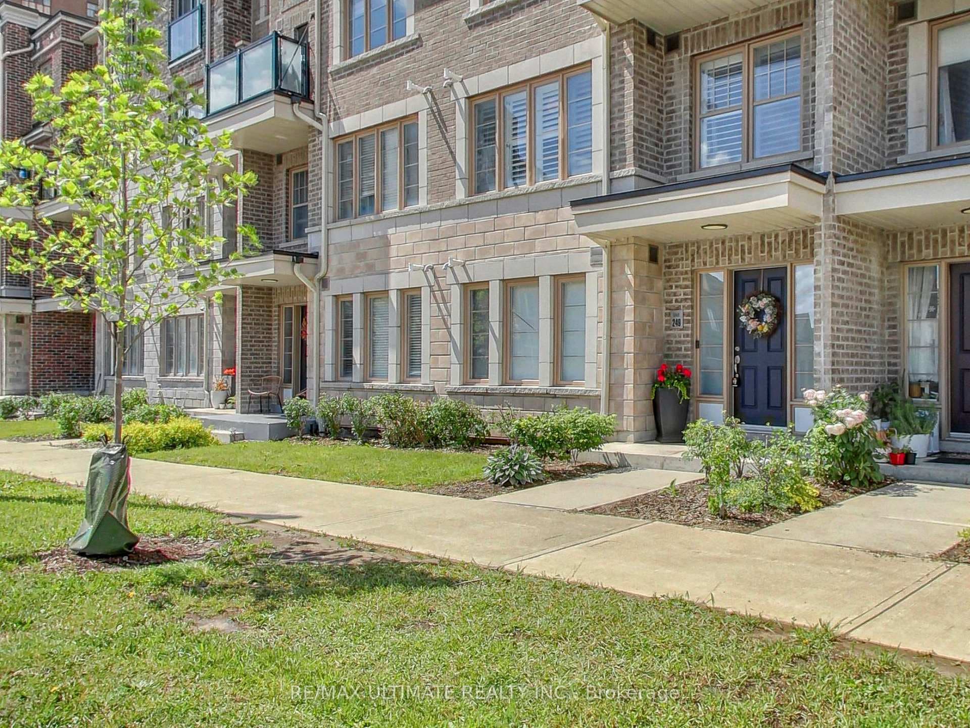 60 Parrotta Drive Unit 249 photo 2