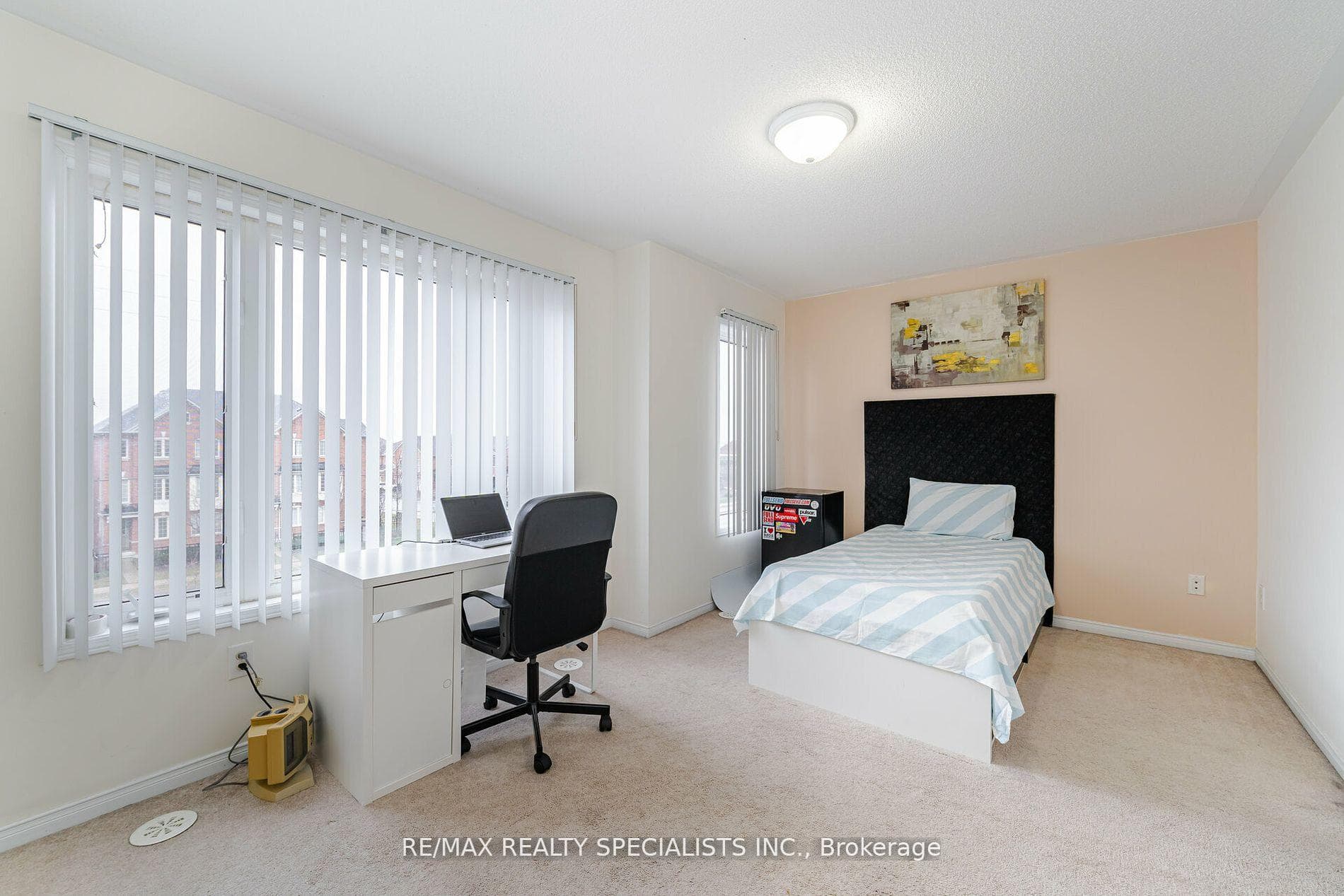 60 Fairwood Circle Unit 63 photo 32