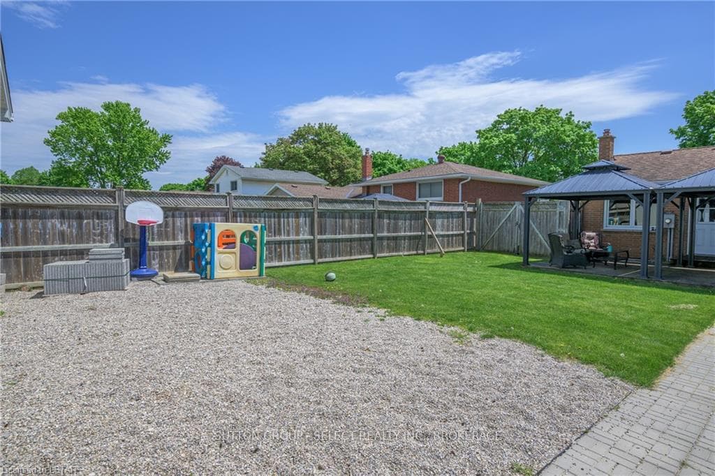 149 GLENBURNIE Crescent photo 33