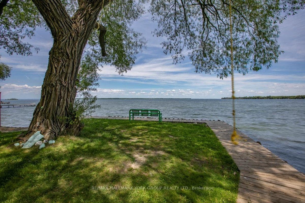 21 Lakeshore Road photo 38