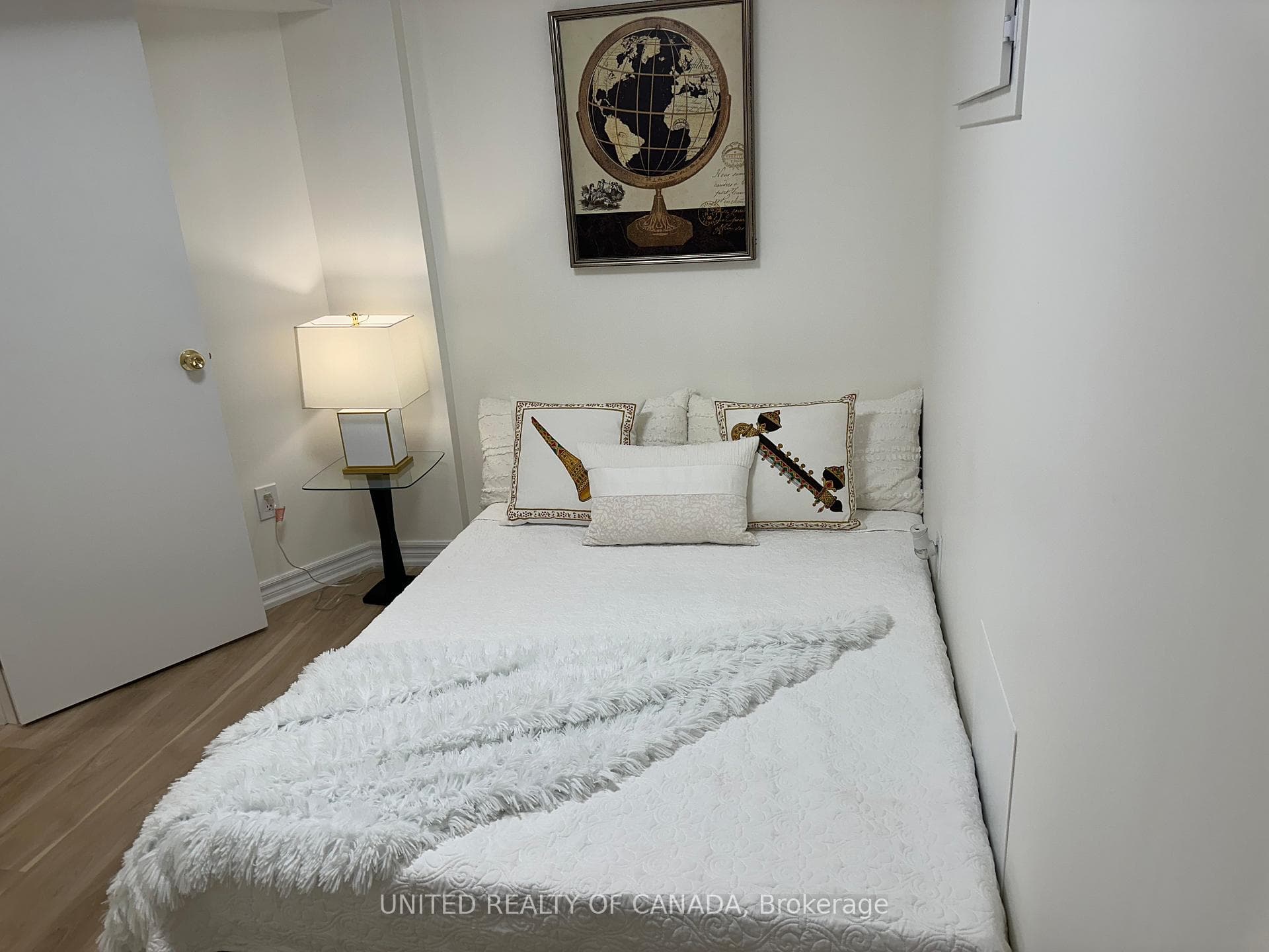 102 Baywood Court photo 37