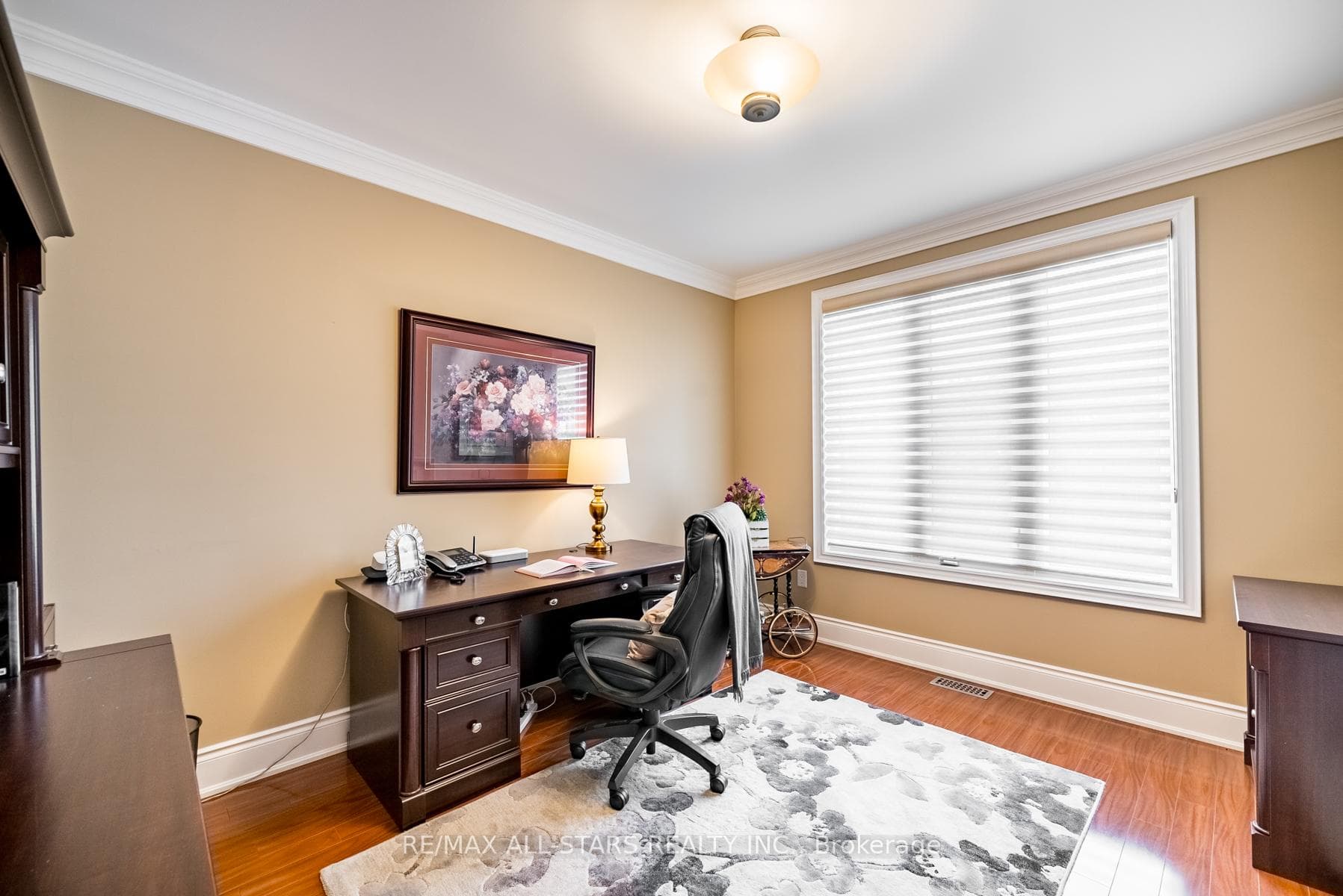 211 Robirwin Street photo 18