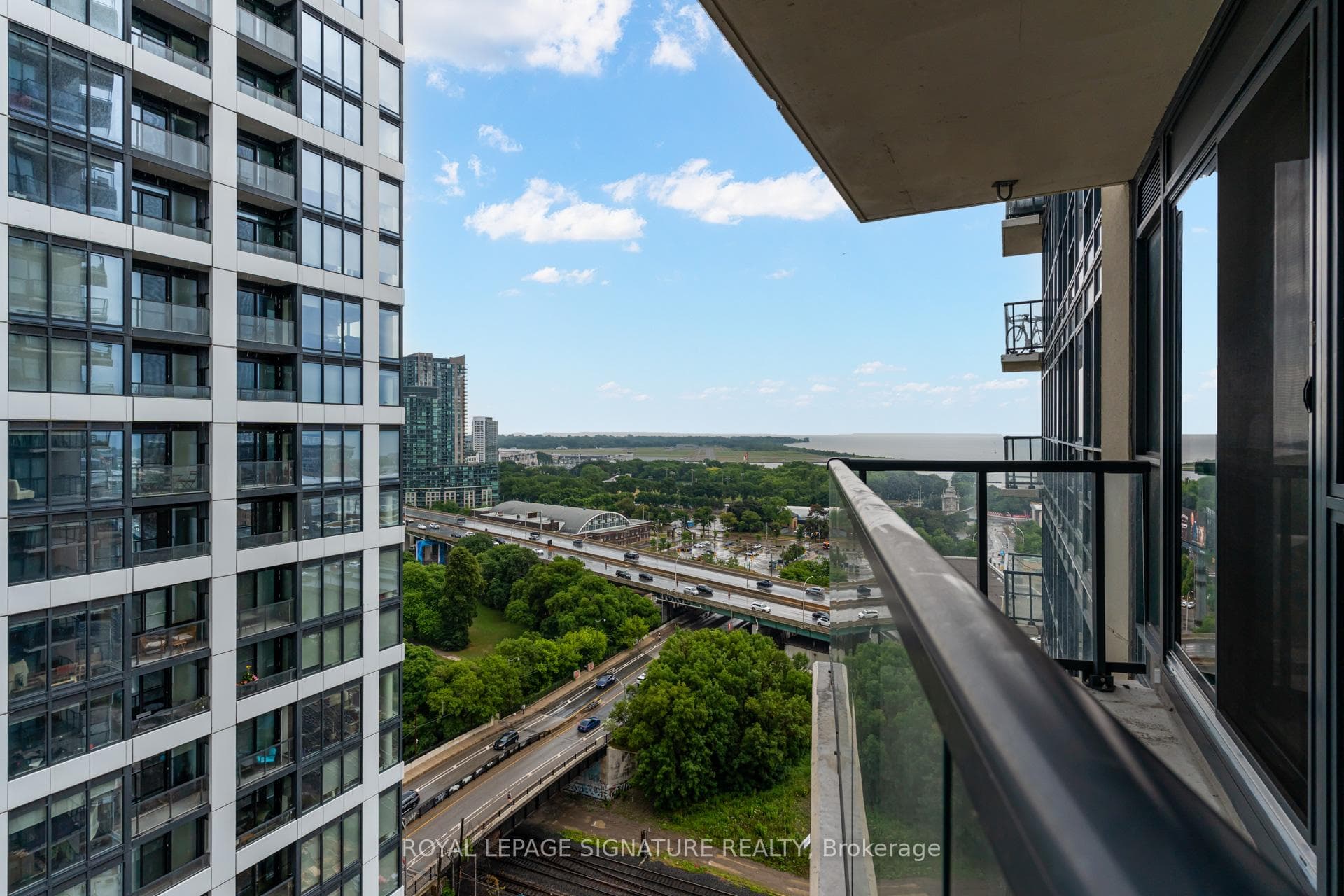 Large Balcony (lake view)