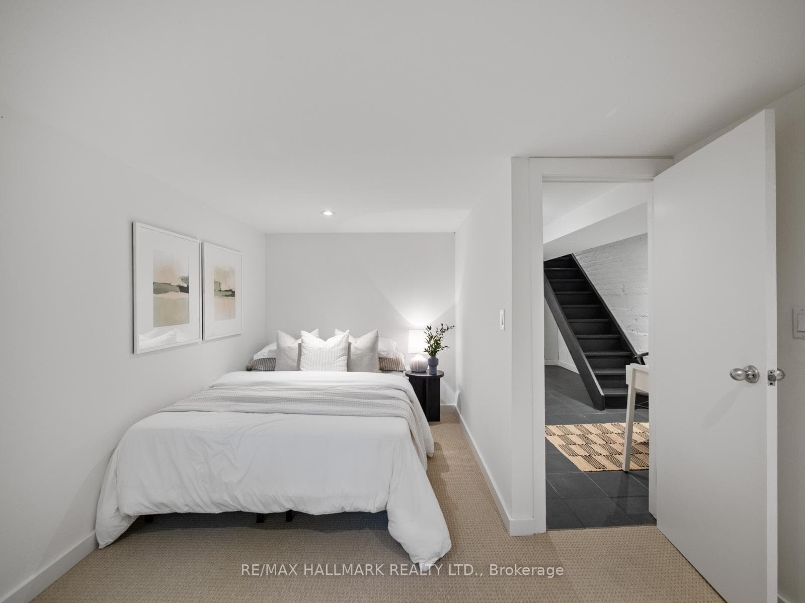 275 Withrow Avenue photo 33