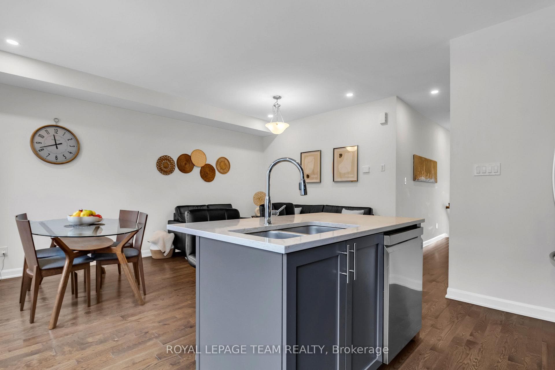 2034 Caltra Crescent photo 13