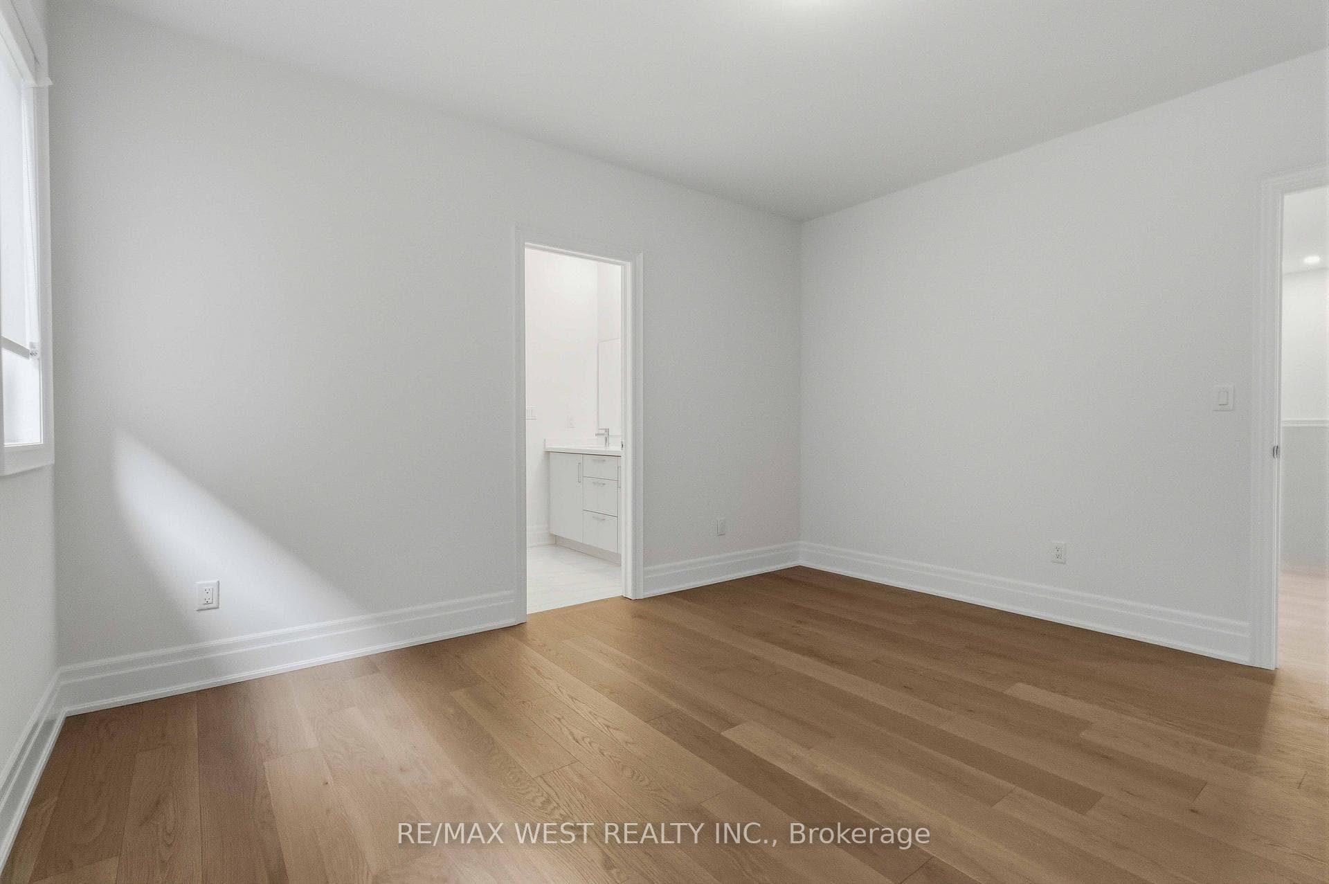 7 Saxby Farm Avenue photo 30