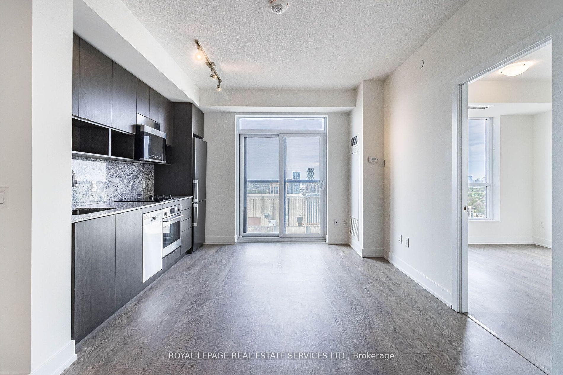 9 Mabelle Avenue Unit 3326 photo 10