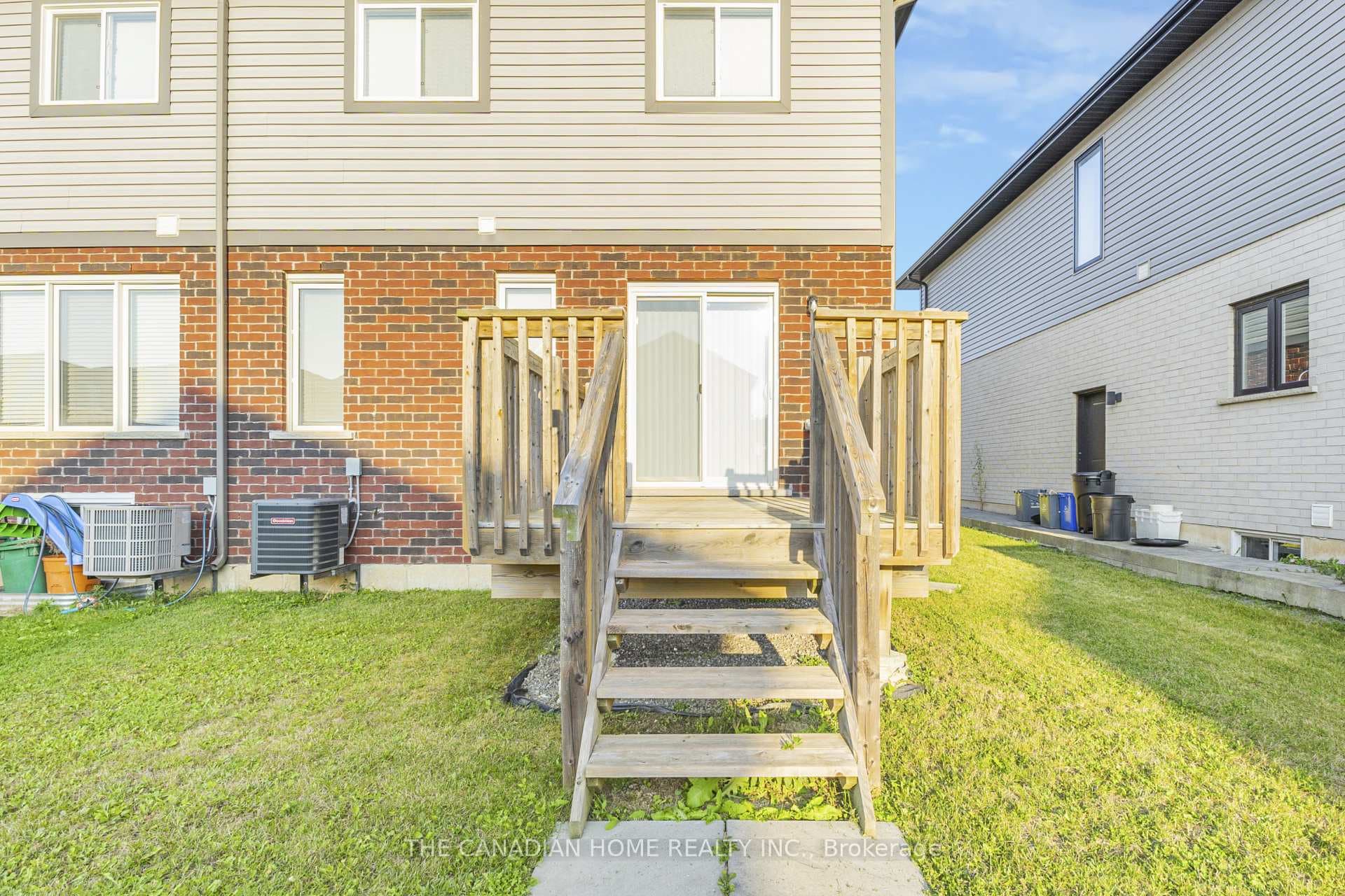 15 Damude Avenue photo 29