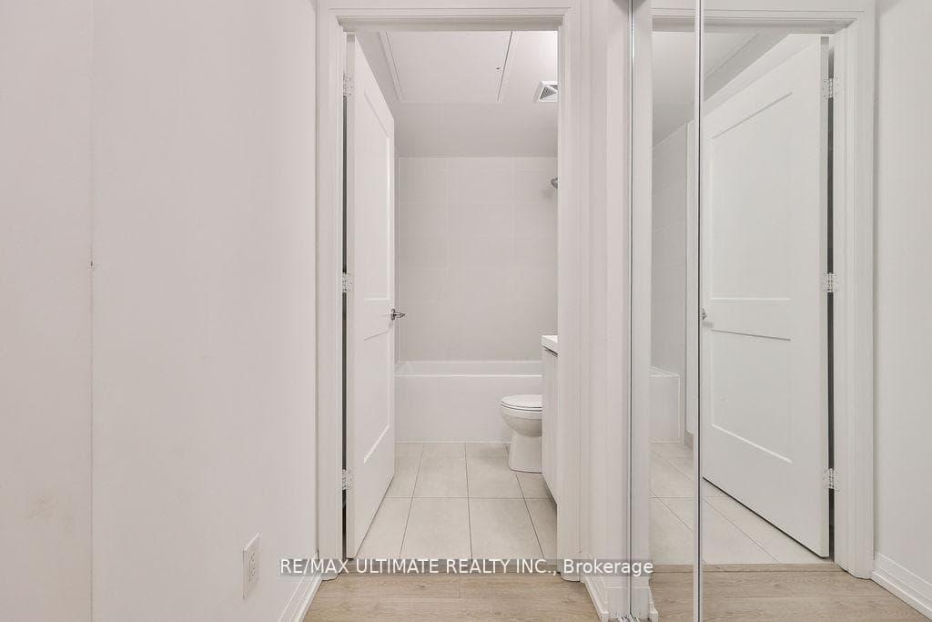 8 Widmer Street Unit 515 photo 5