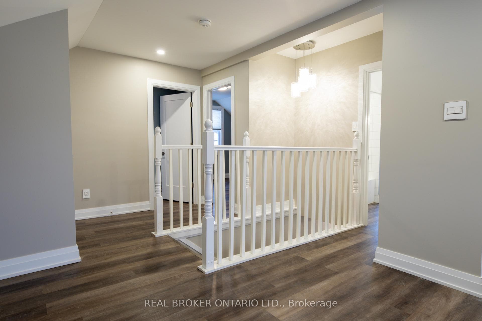 81 Queen Street Unit B photo 15
