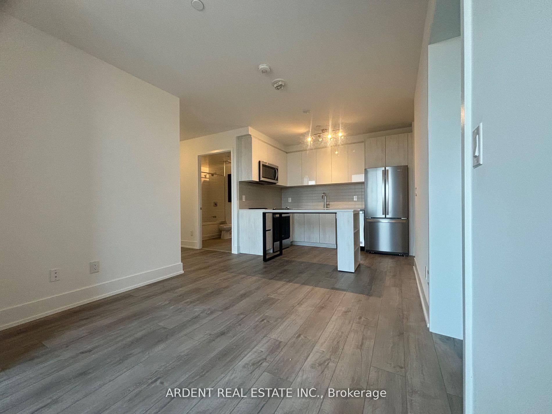 3100 Keele Street Unit 817 photo 7