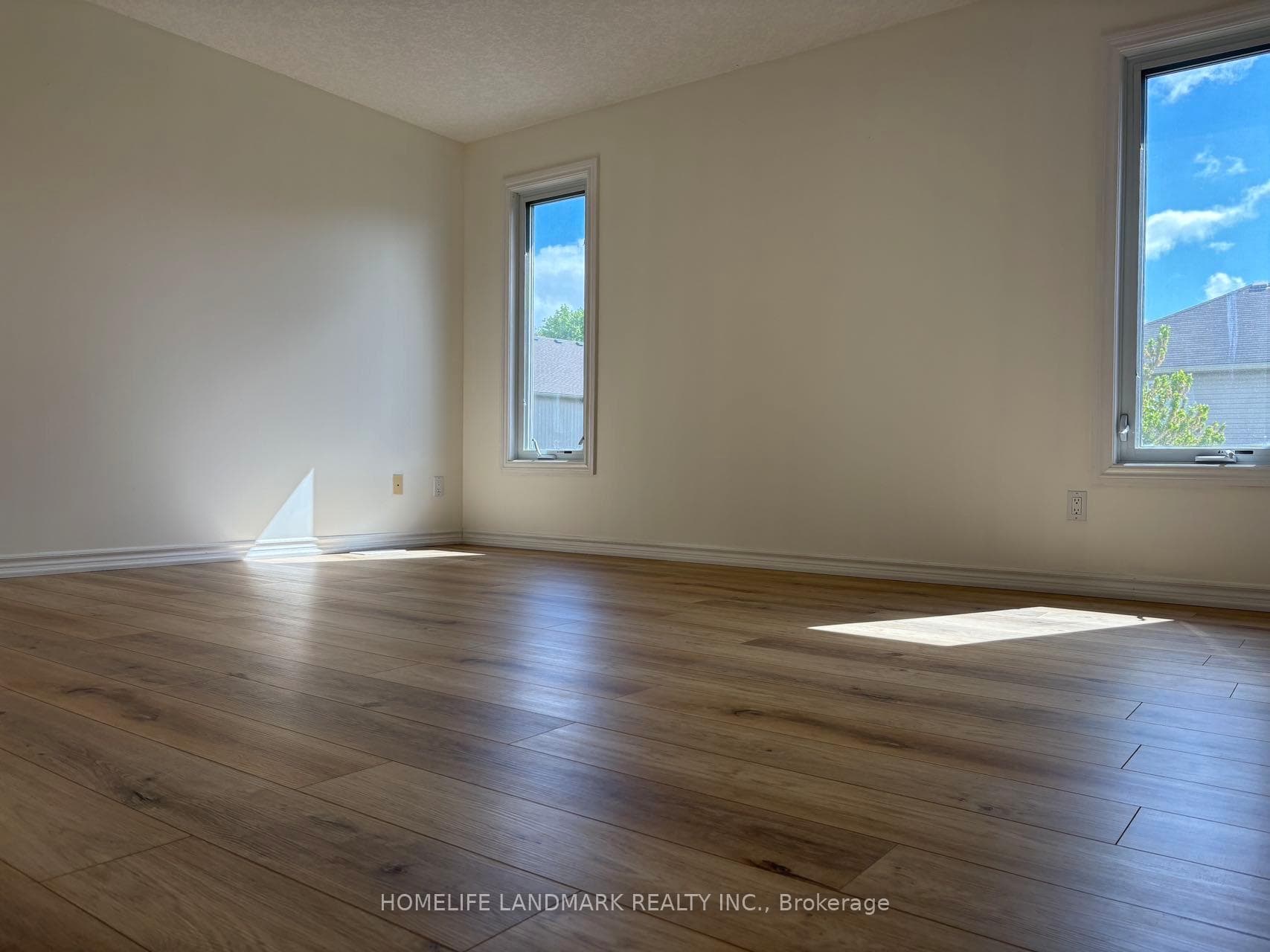593 Woolgrass Avenue photo 4