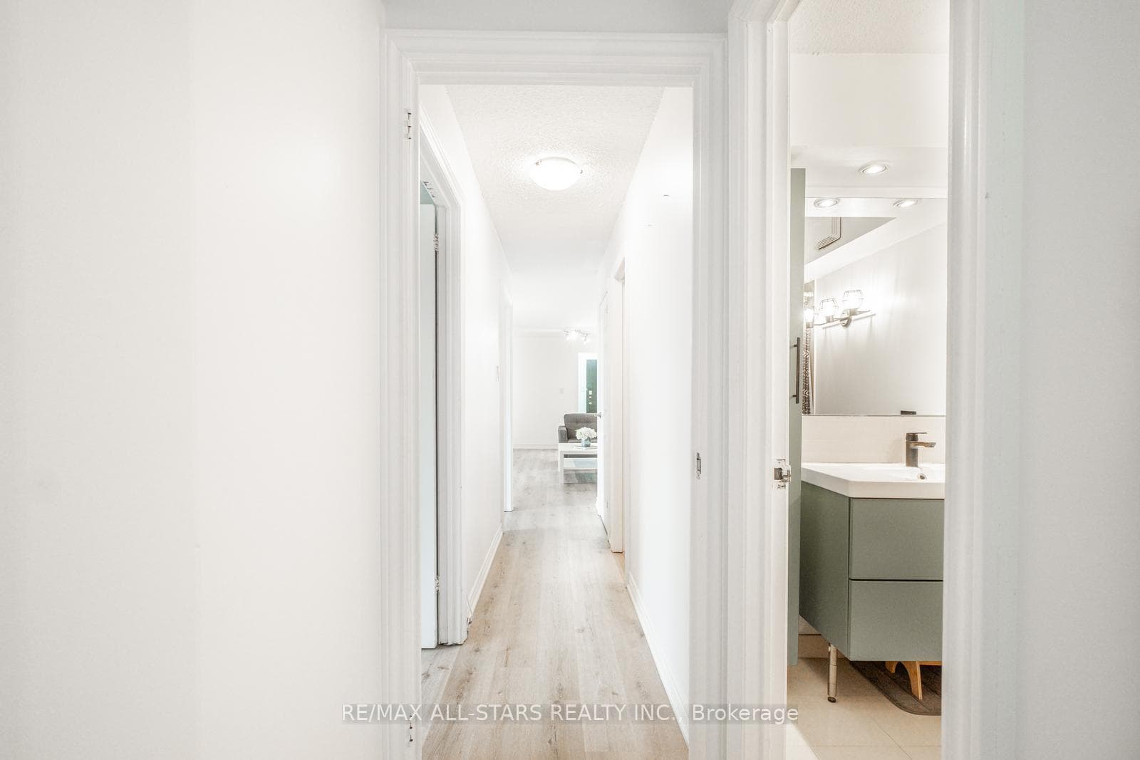 10 Muirhead Road Unit 610 photo 8
