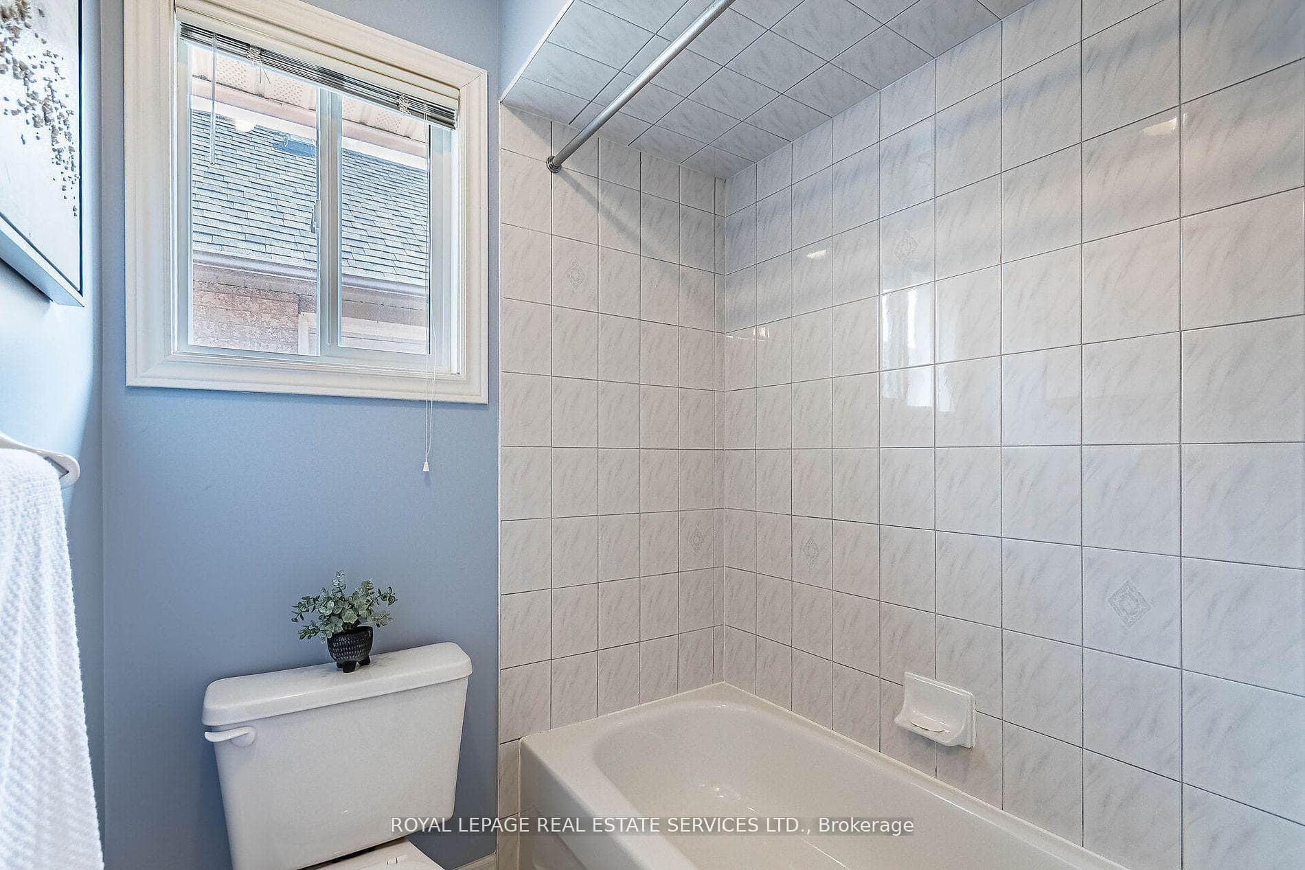 3834 Althorpe Circle photo 30