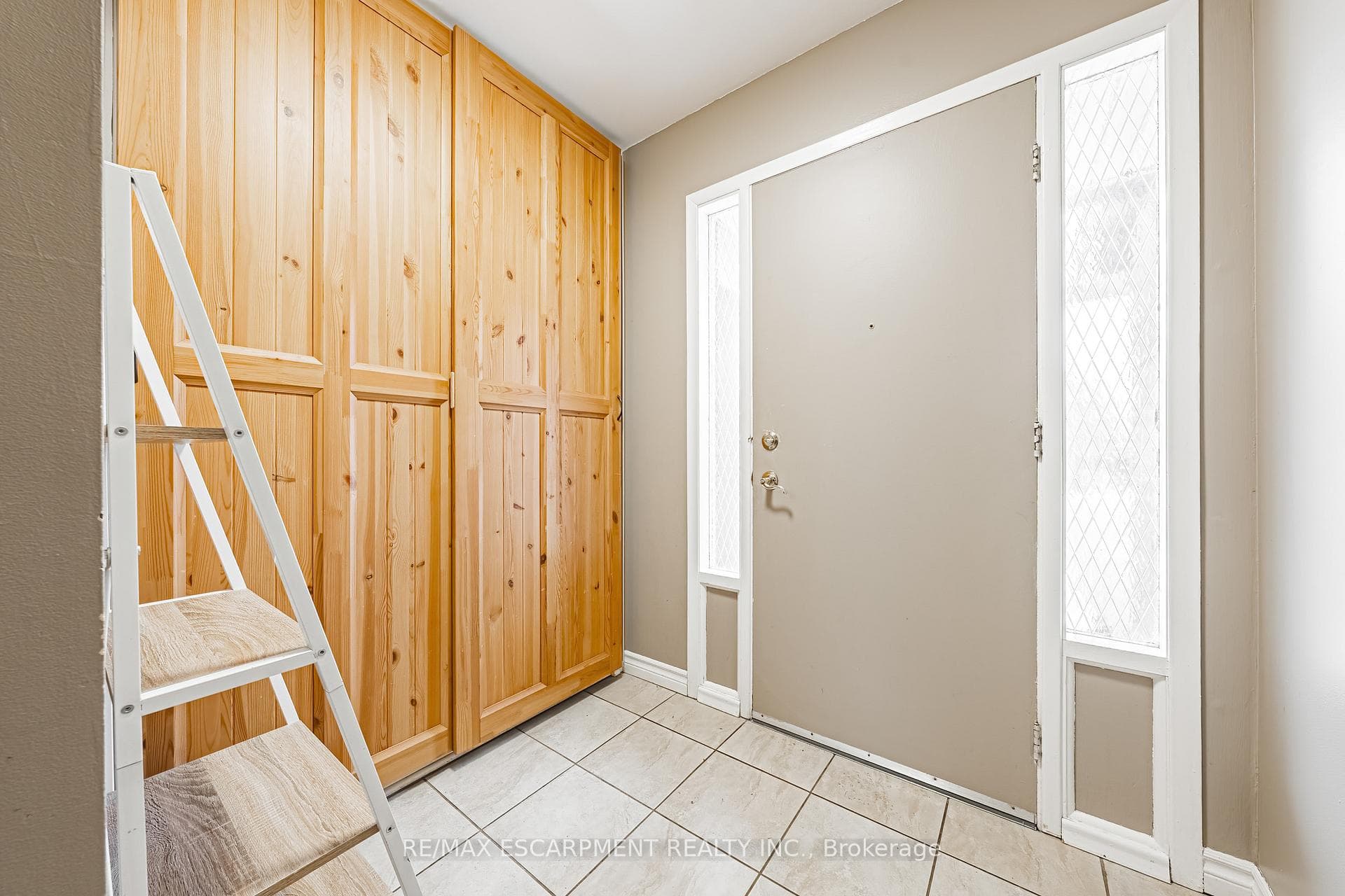 1584 Newlands Crescent Unit 92 photo 2