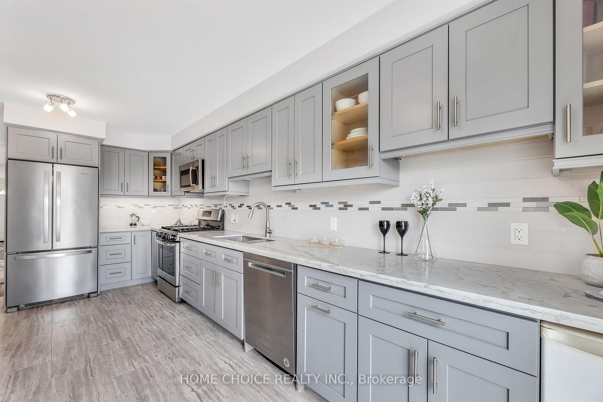1665 Northfield Avenue photo 8