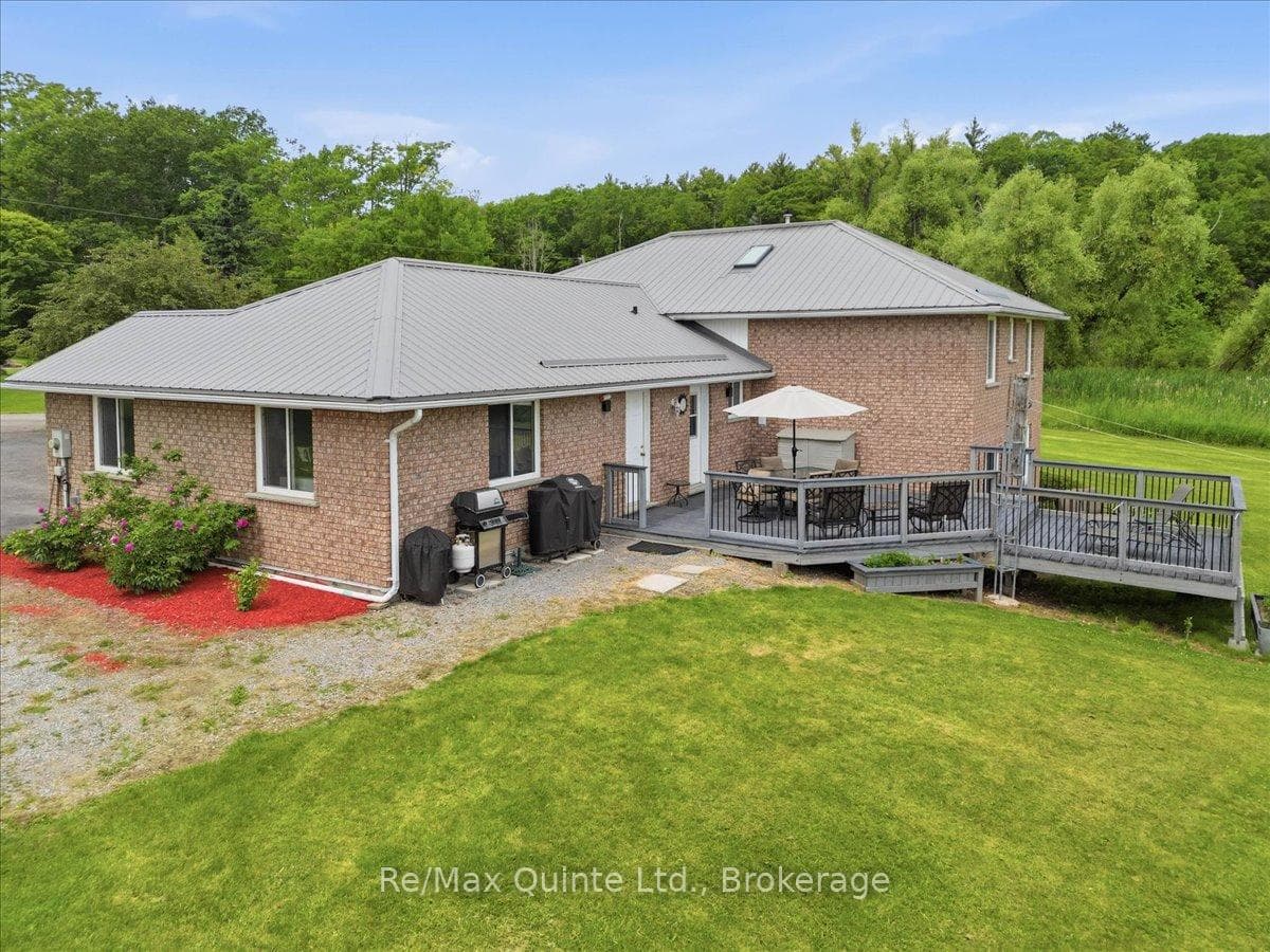 219 Helyer Road photo 36