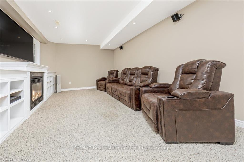 124 ARBORGLEN Drive photo 31