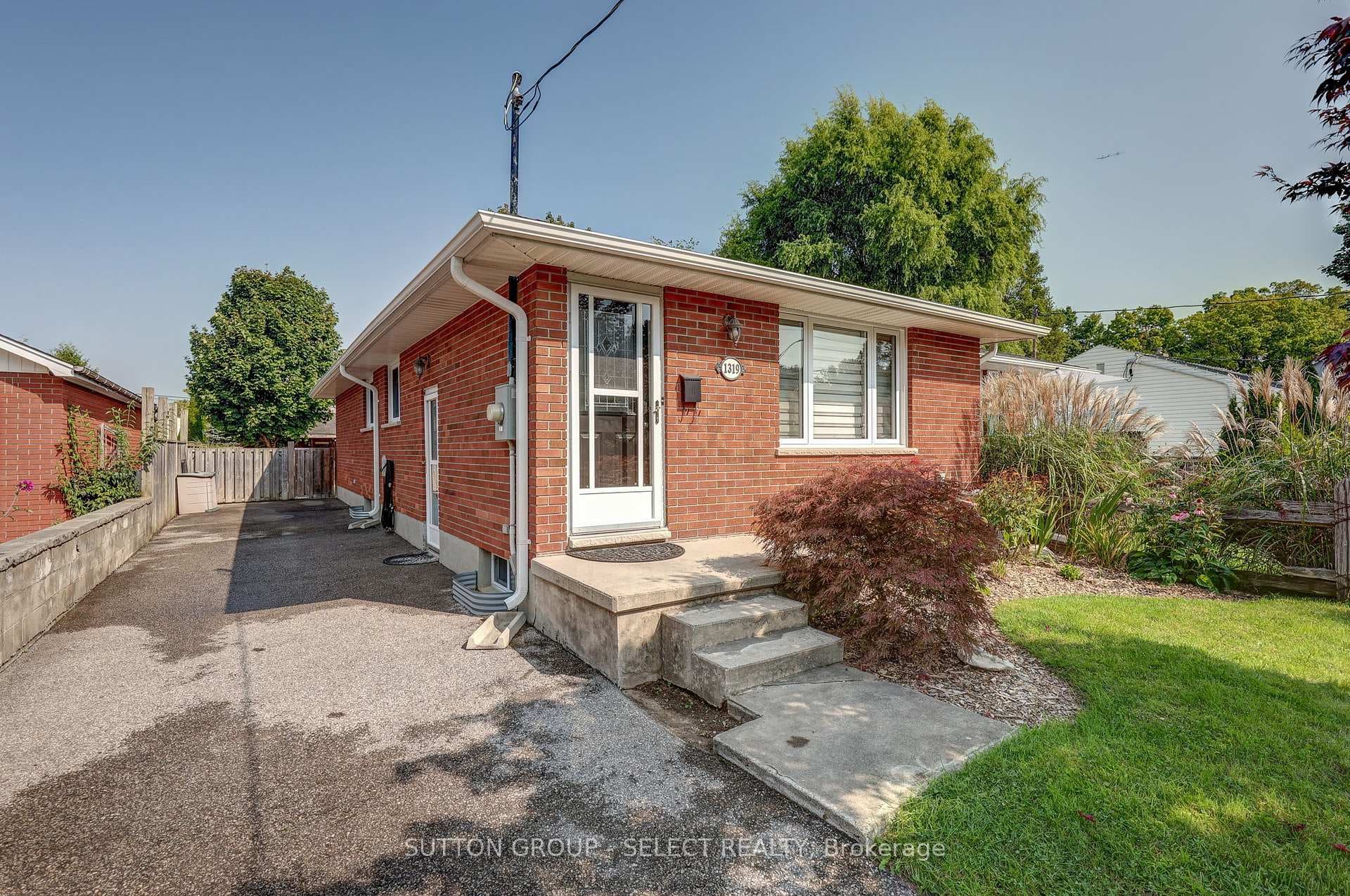 1319 Springbank Avenue photo 2