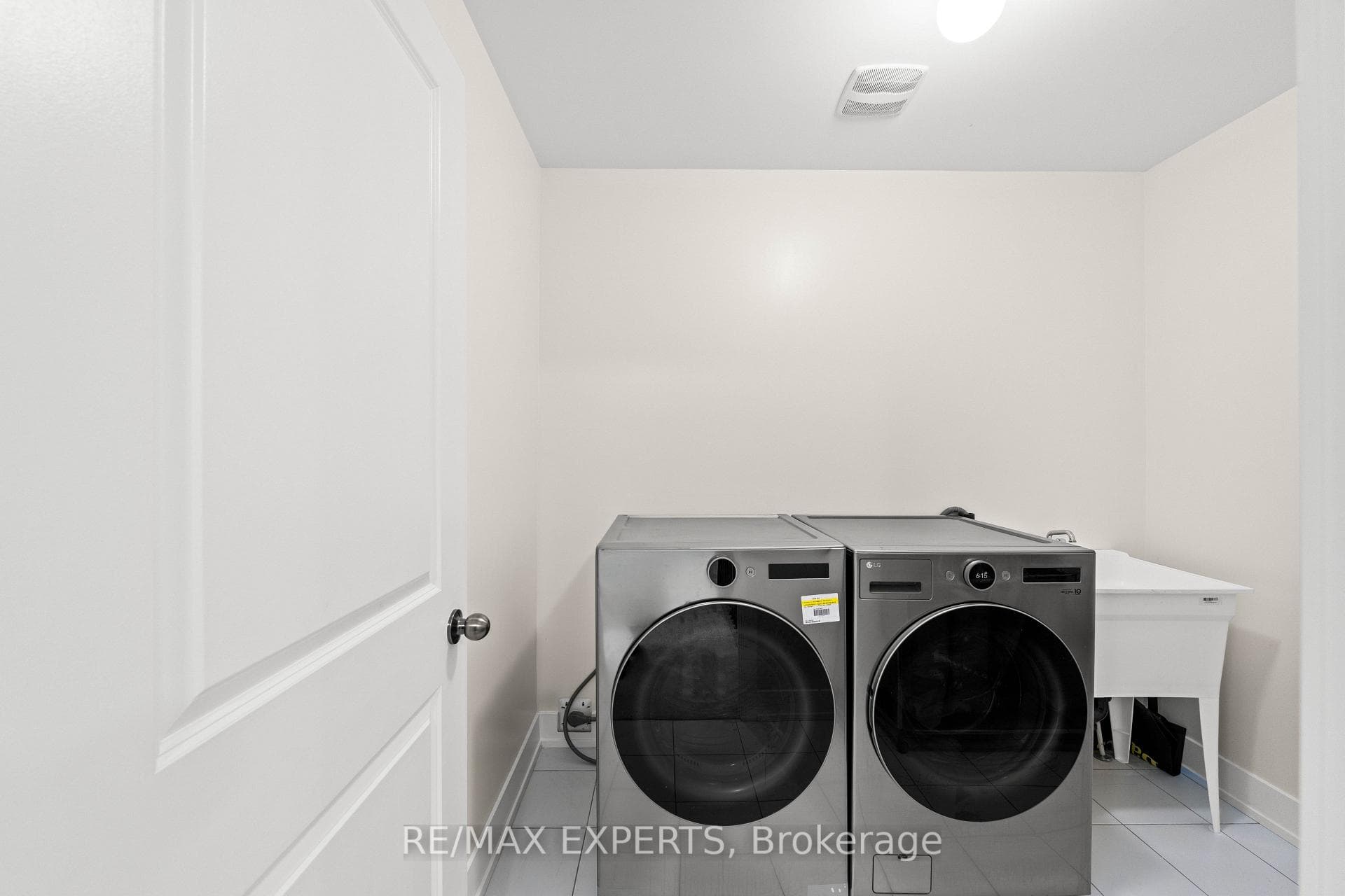 10 Lawrence D. Pridham Avenue photo 35