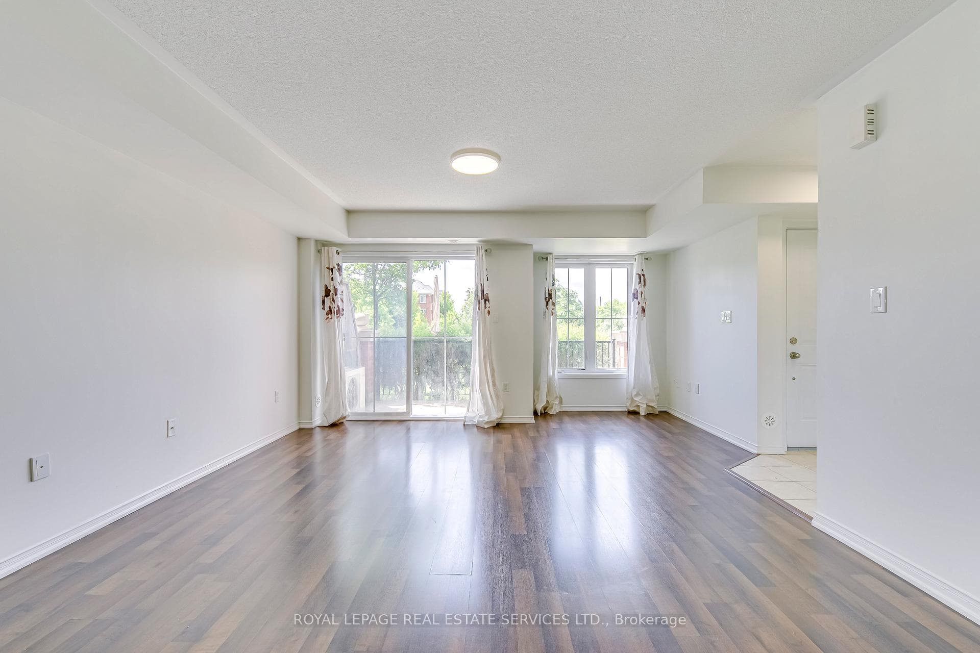 2496 Post Road Unit 21 photo 13