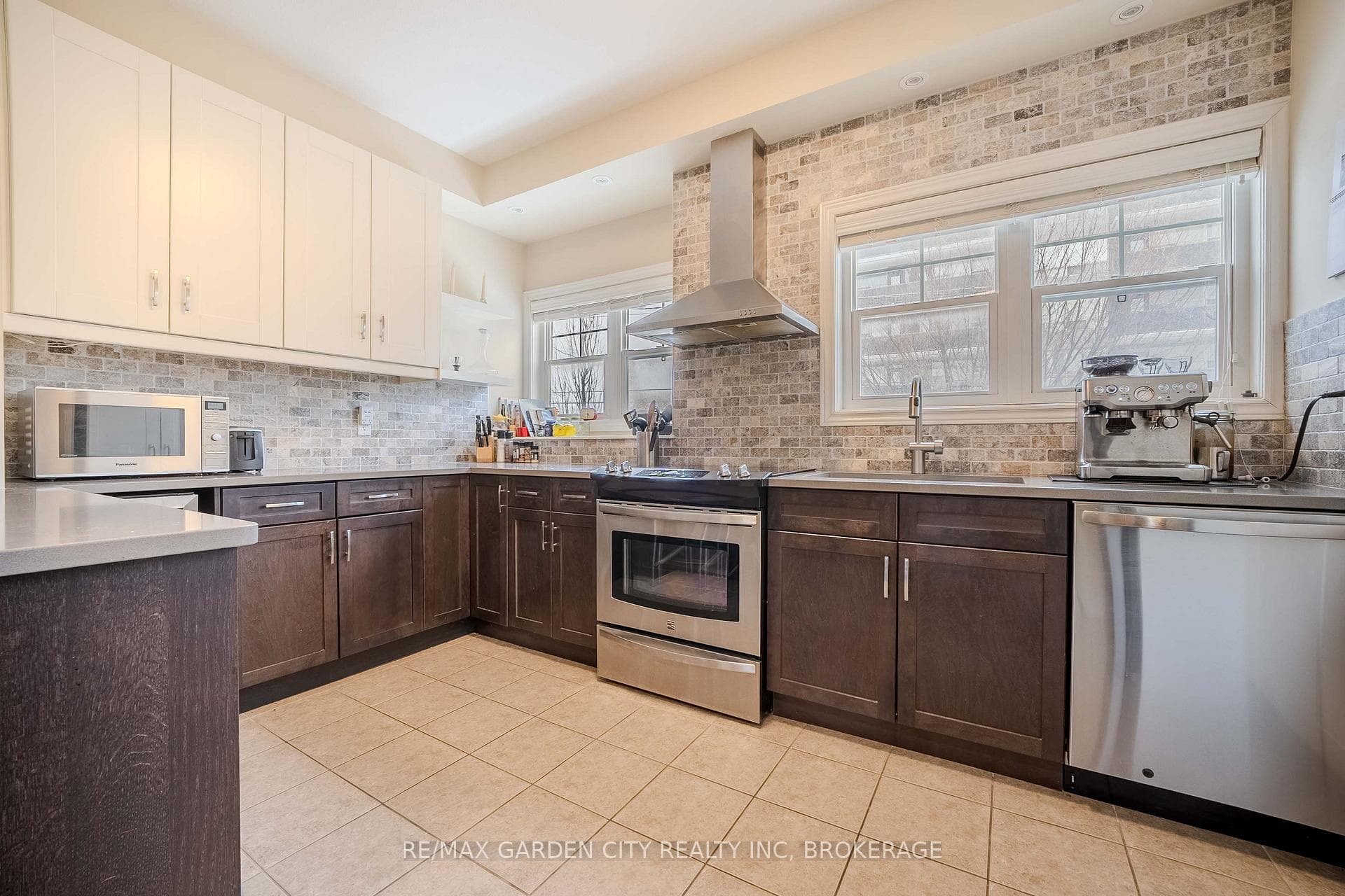 37 DURKSEN Drive photo 9