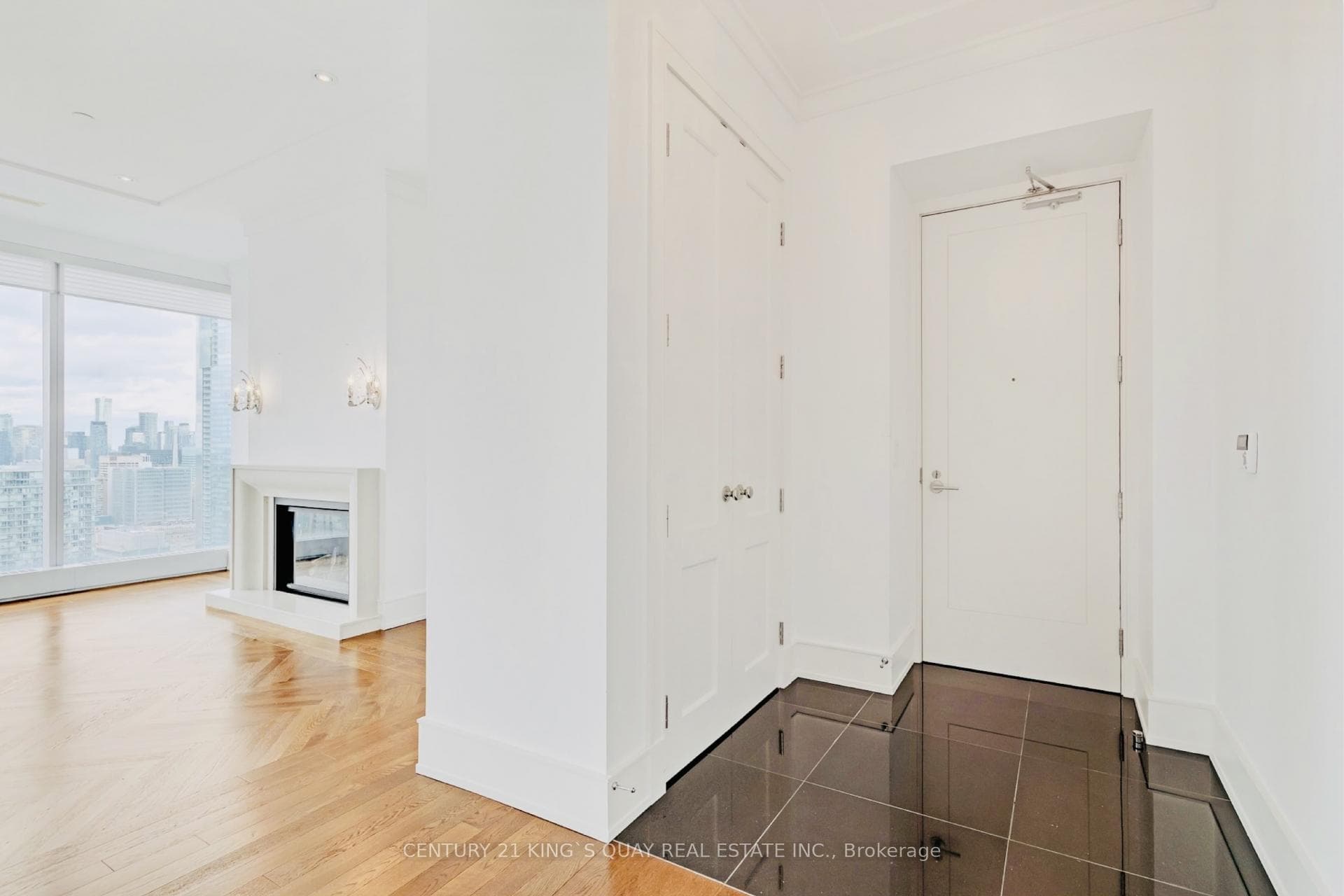 183 Wellington Street Unit 3402 photo 7