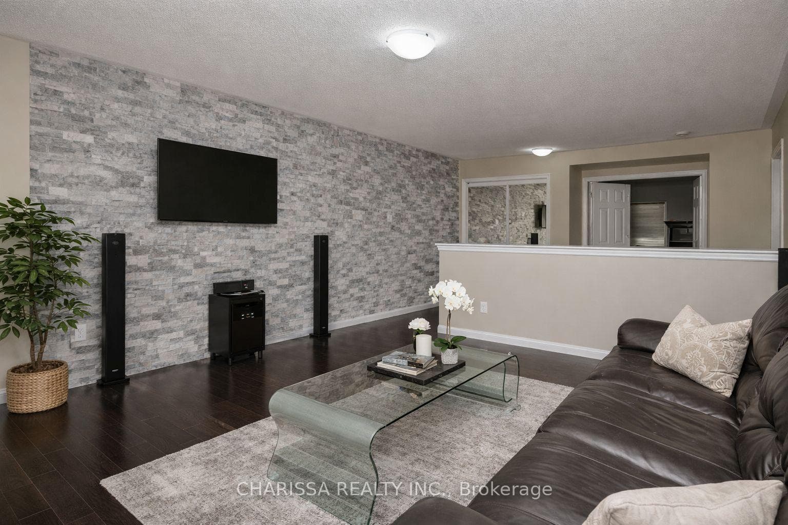 483 Pozbou Crescent Unit Main photo 6
