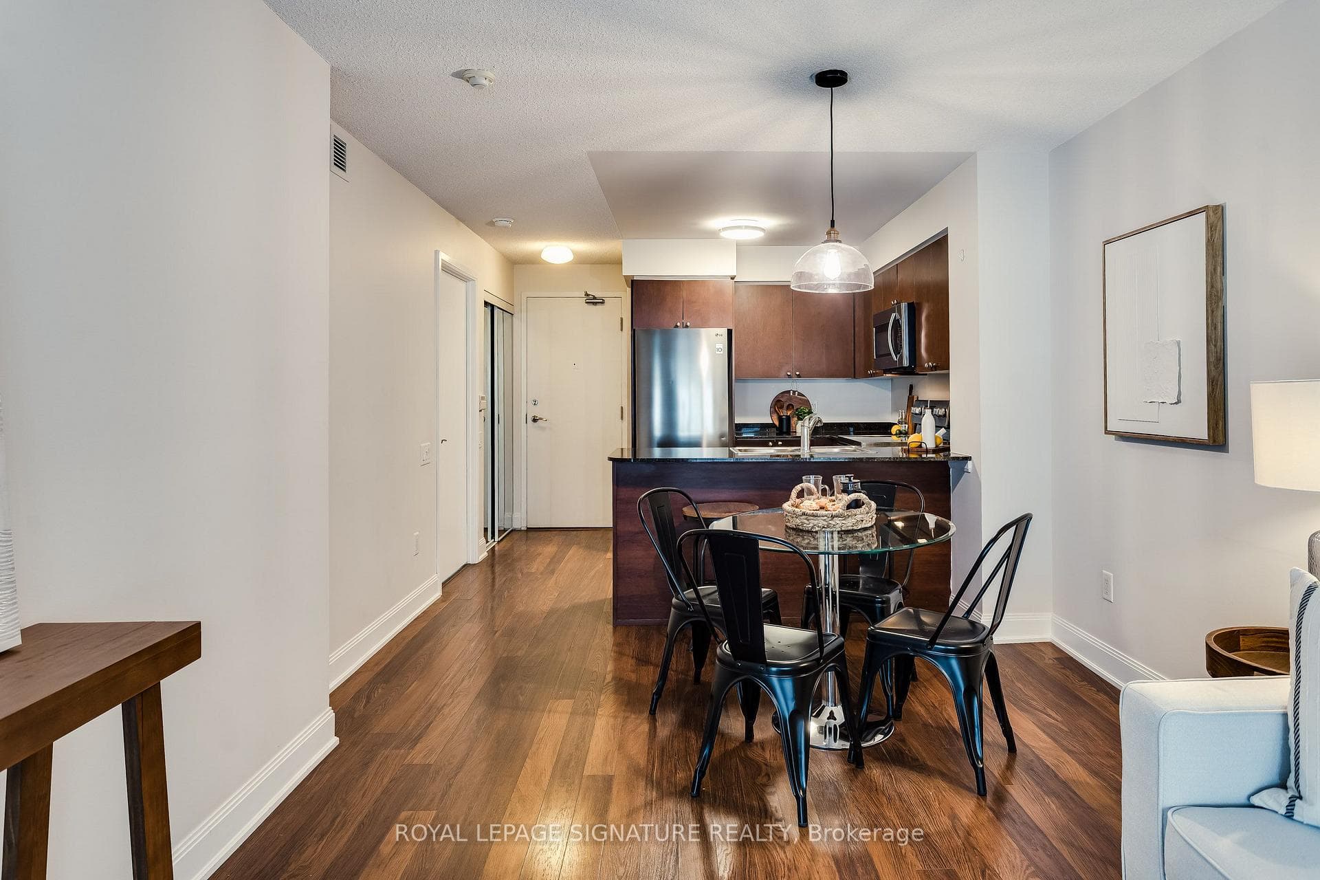 2191 Yonge Street Unit 910 photo 10