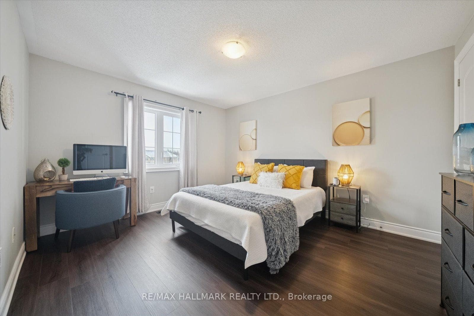 62 Ruffle Lane photo 32